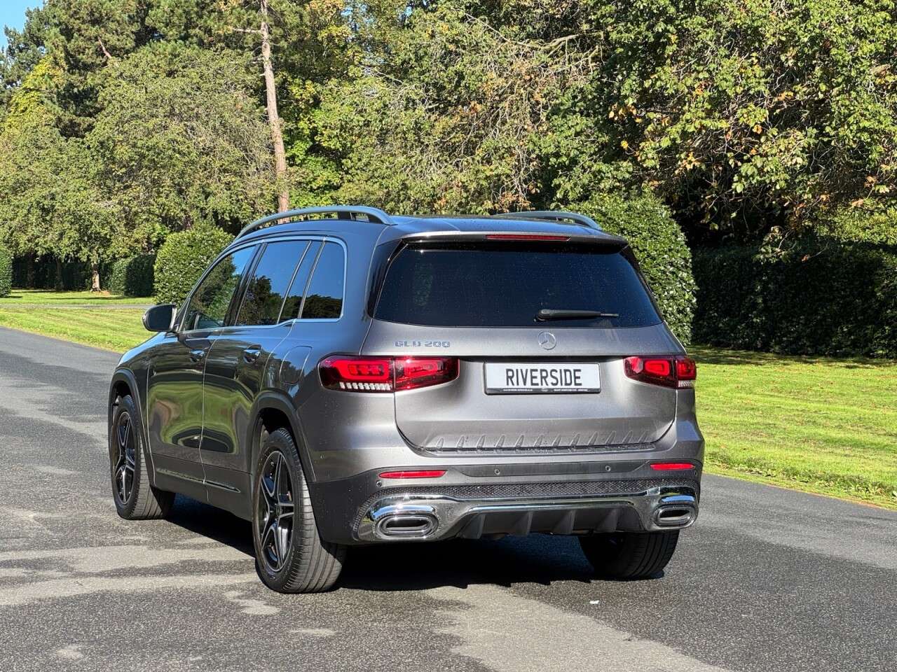 A 2023 MERCEDES-BENZ GLB 1.3 GLB200 AMG Line (Premium) SUV 5dr Petrol 7G-DCT Euro 6 (s/s) (163 ps) A 2023 MERCEDES-BENZ GLB 1.3 GLB200 AMG Line (Premium) SUV 5dr Petrol 7G-DCT Euro 6 (s/s) (163 ps)