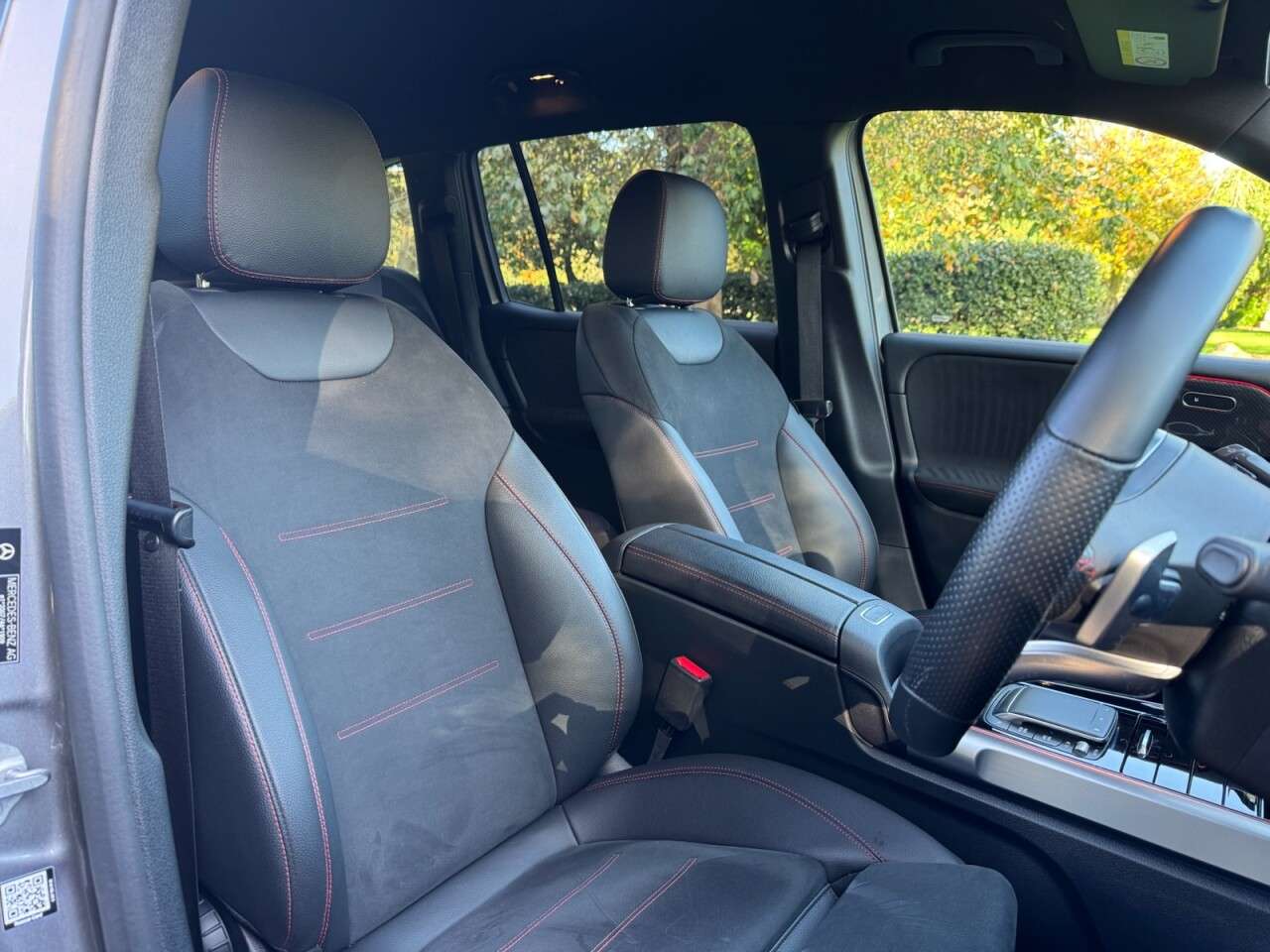 A 2023 MERCEDES-BENZ GLB 1.3 GLB200 AMG Line (Premium) SUV 5dr Petrol 7G-DCT Euro 6 (s/s) (163 ps) A 2023 MERCEDES-BENZ GLB 1.3 GLB200 AMG Line (Premium) SUV 5dr Petrol 7G-DCT Euro 6 (s/s) (163 ps)