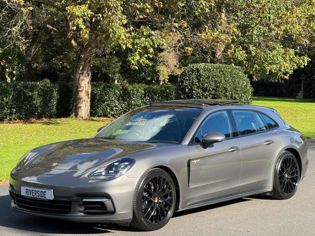 2018 PORSCHE PANAMERA 2018 PORSCHE PANAMERA