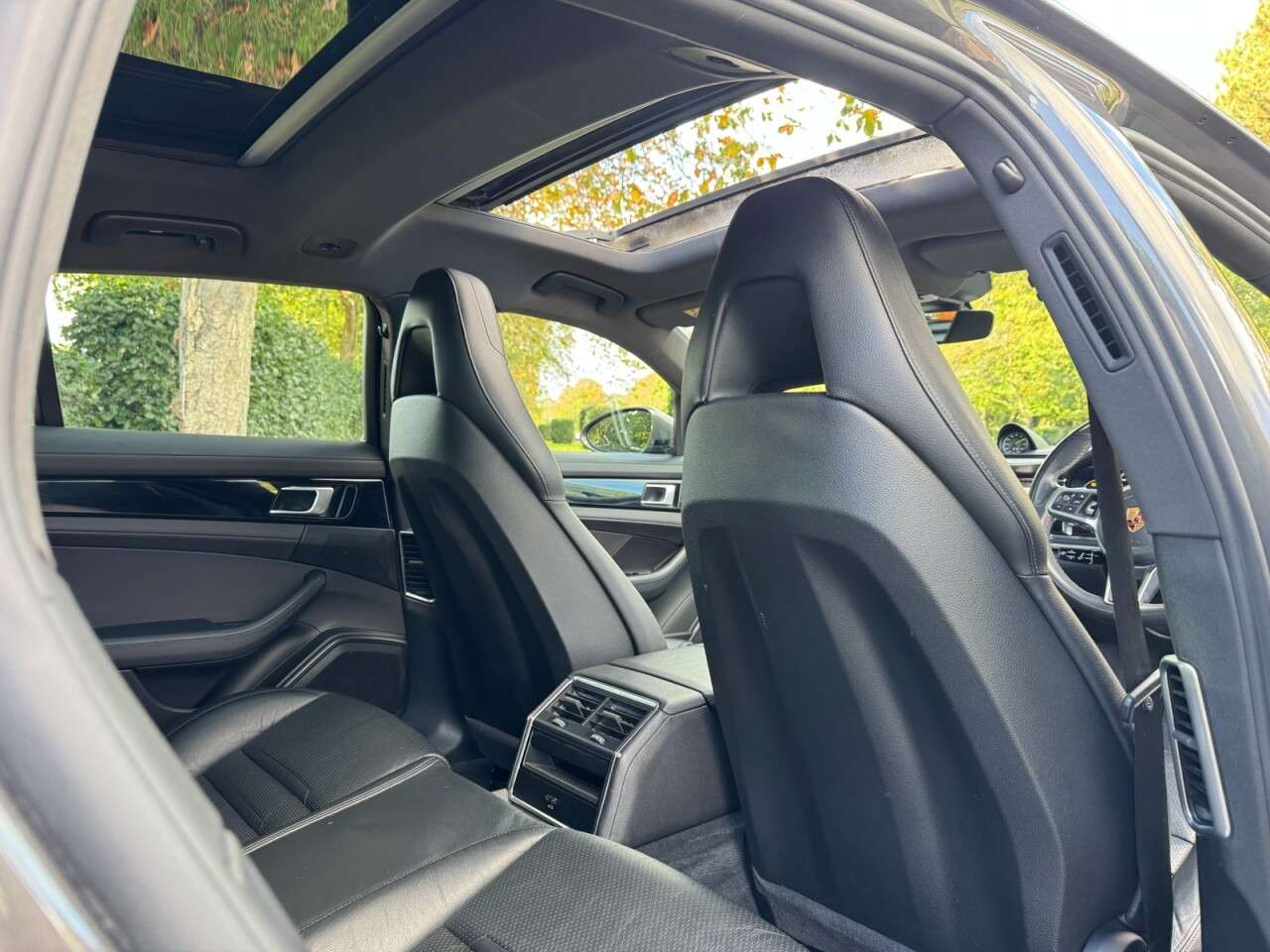 2018 PORSCHE PANAMERA 2018 PORSCHE PANAMERA