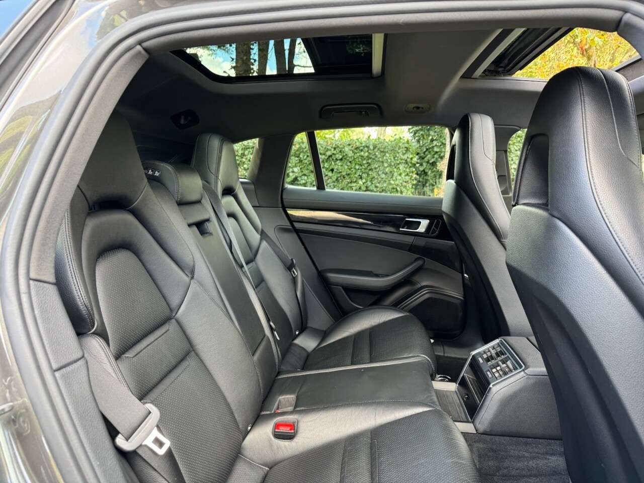 2018 PORSCHE PANAMERA 2018 PORSCHE PANAMERA