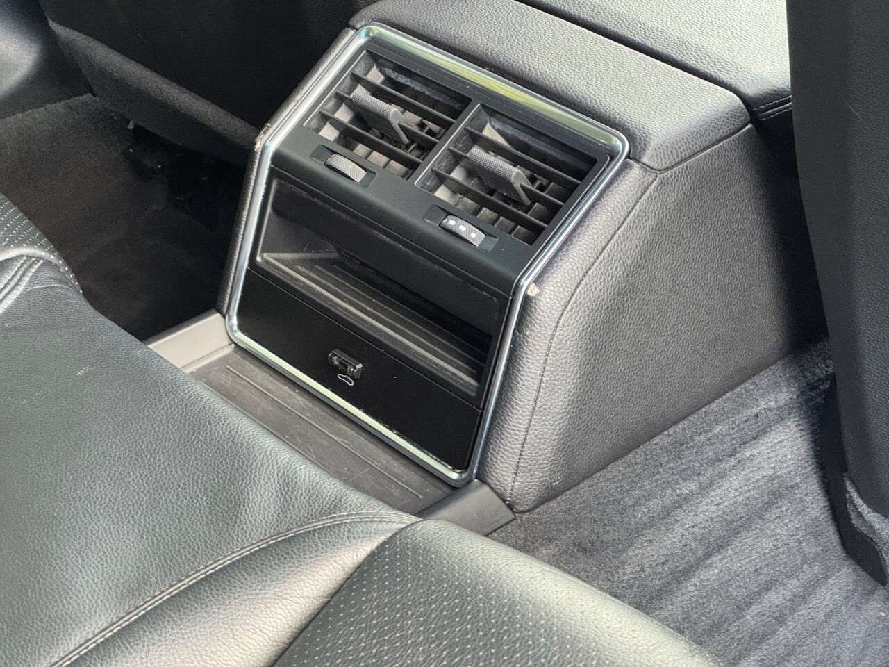 2018 PORSCHE PANAMERA 2018 PORSCHE PANAMERA