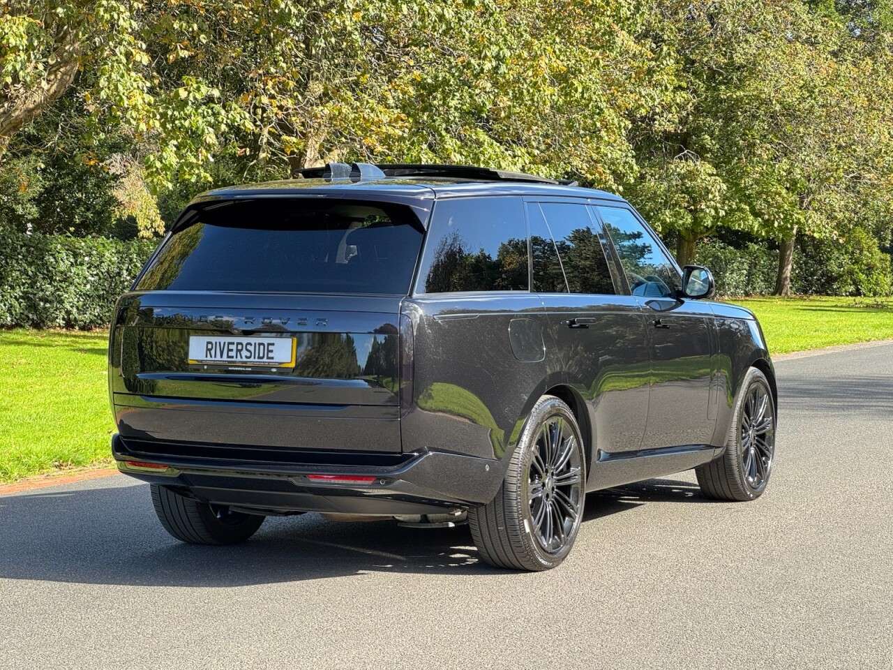 A 2024 LAND ROVER RANGE ROVER 3.0 D350 MHEV HSE SUV 5dr Diesel Auto 4WD Euro 6 (s/s) (350 ps) A 2024 LAND ROVER RANGE ROVER 3.0 D350 MHEV HSE SUV 5dr Diesel Auto 4WD Euro 6 (s/s) (350 ps)