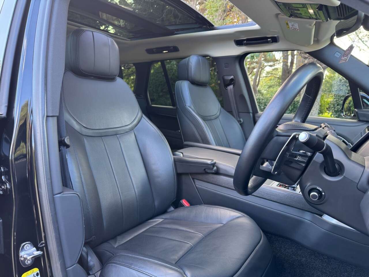 A 2024 LAND ROVER RANGE ROVER 3.0 D350 MHEV HSE SUV 5dr Diesel Auto 4WD Euro 6 (s/s) (350 ps) A 2024 LAND ROVER RANGE ROVER 3.0 D350 MHEV HSE SUV 5dr Diesel Auto 4WD Euro 6 (s/s) (350 ps)