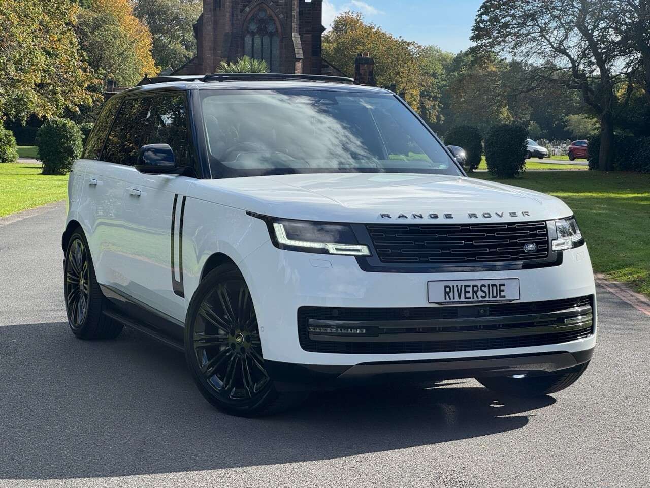A 2025 LAND ROVER RANGE ROVER 3.0 D350 MHEV SE SUV 5dr Diesel Auto 4WD Euro 6 (s/s) (350 ps) A 2025 LAND ROVER RANGE ROVER 3.0 D350 MHEV SE SUV 5dr Diesel Auto 4WD Euro 6 (s/s) (350 ps)