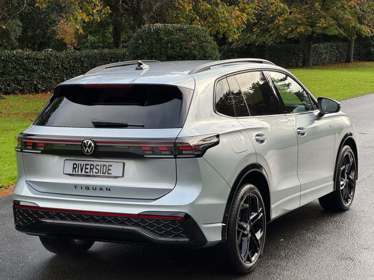 A 2026 VOLKSWAGEN TIGUAN 2.0 TDI R-Line SUV 5dr Diesel DSG Euro 6 (s/s) (150 ps) A 2026 VOLKSWAGEN TIGUAN 2.0 TDI R-Line SUV 5dr Diesel DSG Euro 6 (s/s) (150 ps)