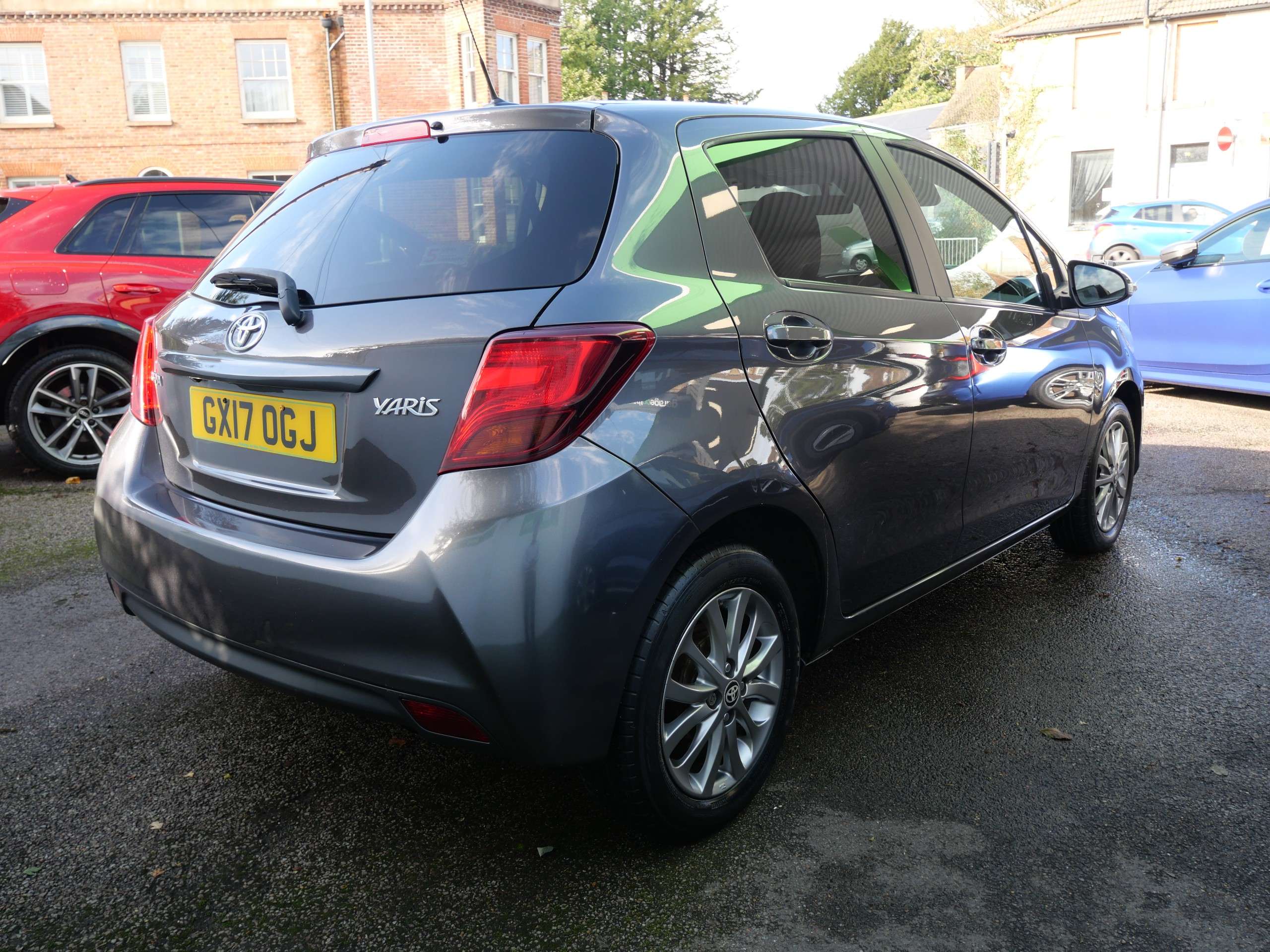 A 2017 TOYOTA YARIS 1.33 Dual VVT-i Icon Multidrive S Euro 6 5dr Only 30000 Miles 30 Pound Road Tax A 2017 TOYOTA YARIS 1.33 Dual VVT-i Icon Multidrive S Euro 6 5dr Only 30000 Miles 30 Pound Road Tax