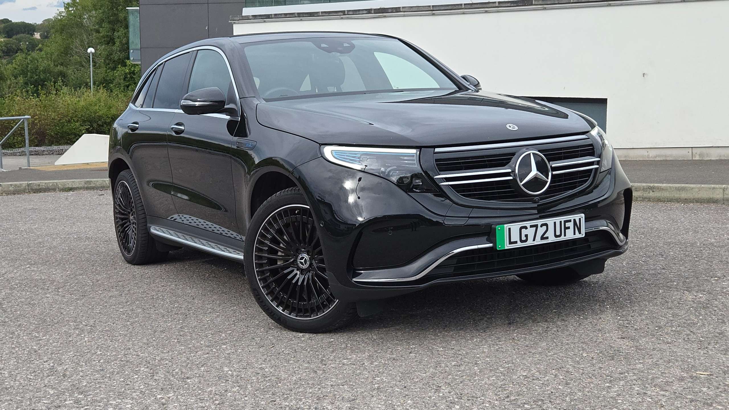 A 2022 MERCEDES-BENZ EQC EQC 400 80kWh AMG Line (Premium Plus) Auto 4MATIC (408 ps) 5dr 1 Owner A 2022 MERCEDES-BENZ EQC EQC 400 80kWh AMG Line (Premium Plus) Auto 4MATIC (408 ps) 5dr 1 Owner