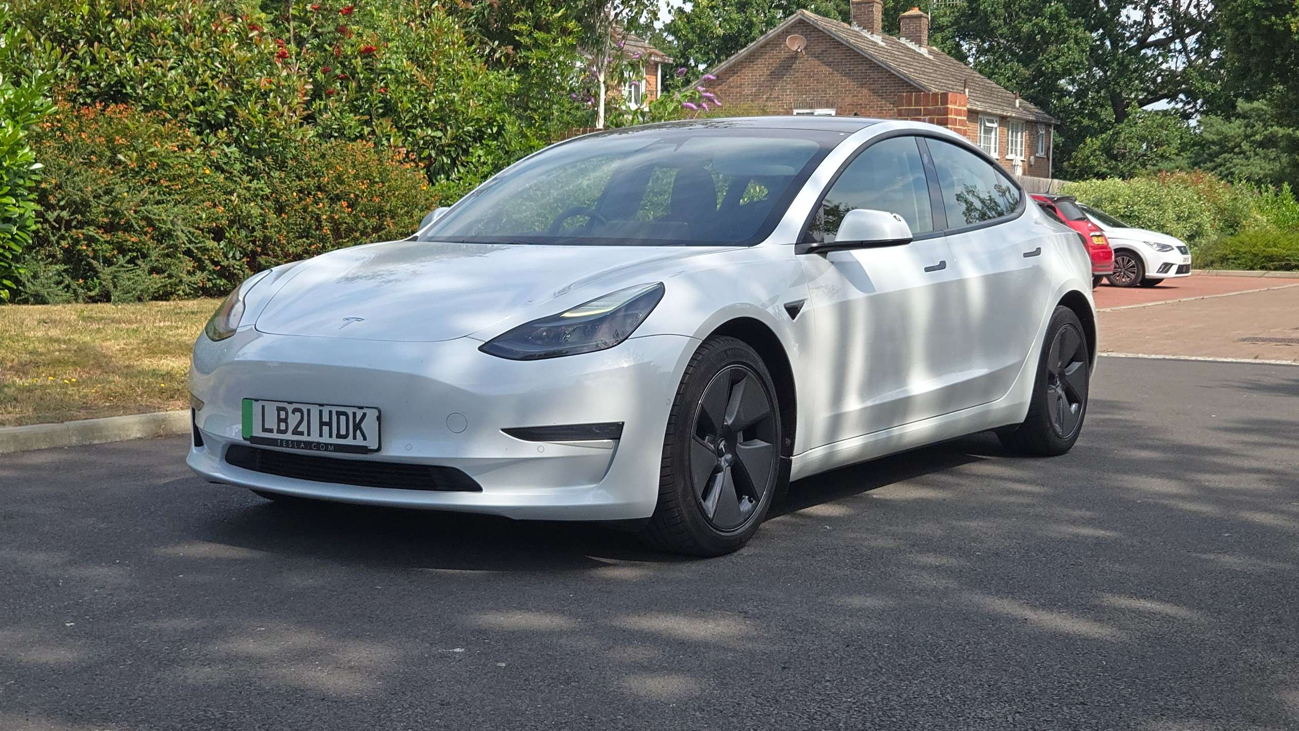 A 2021 TESLA MODEL 3 (Dual Motor) Long Range Electric Auto 4WDE (346 ps) 4dr A 2021 TESLA MODEL 3 (Dual Motor) Long Range Electric Auto 4WDE (346 ps) 4dr