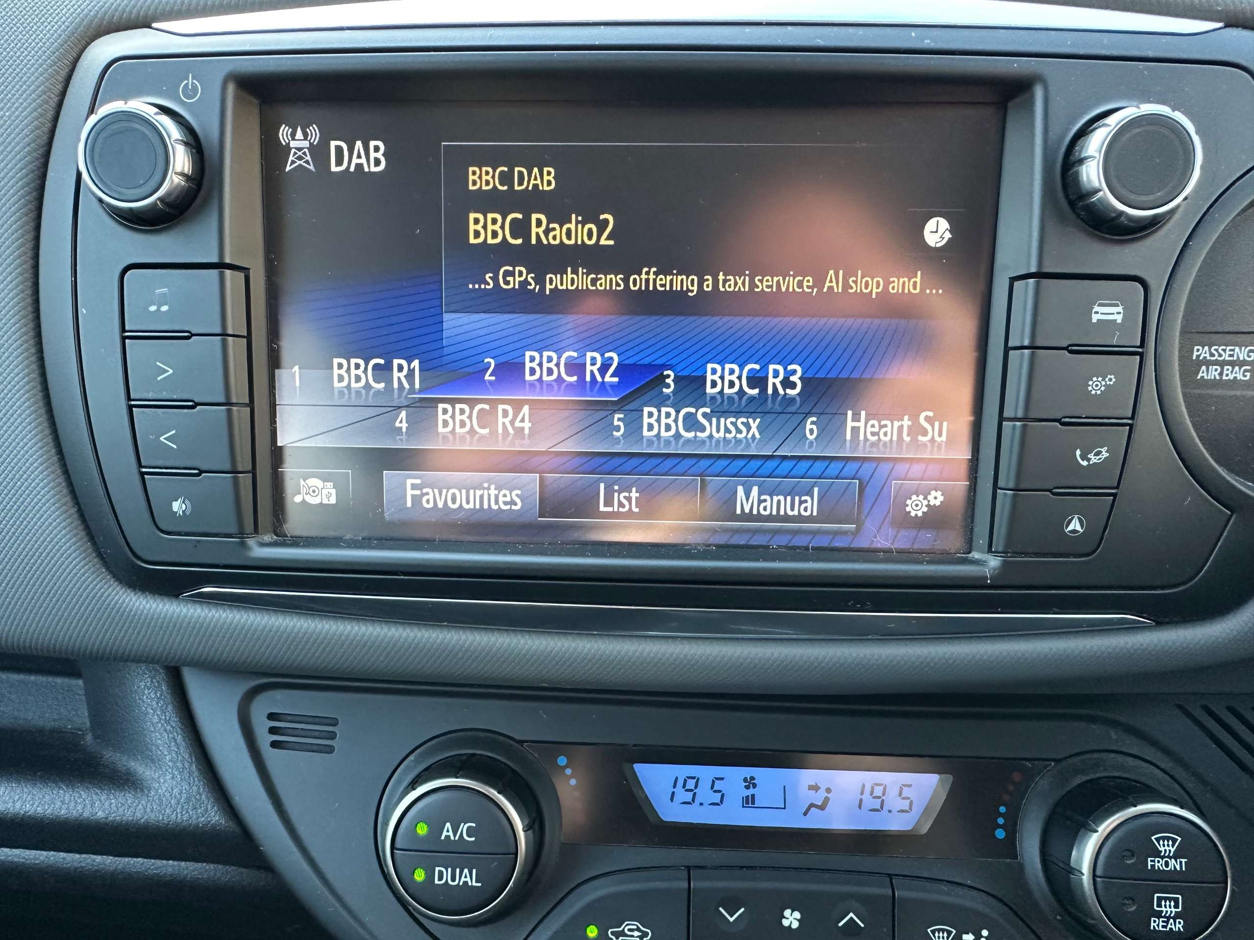 2016 TOYOTA YARIS 2016 TOYOTA YARIS