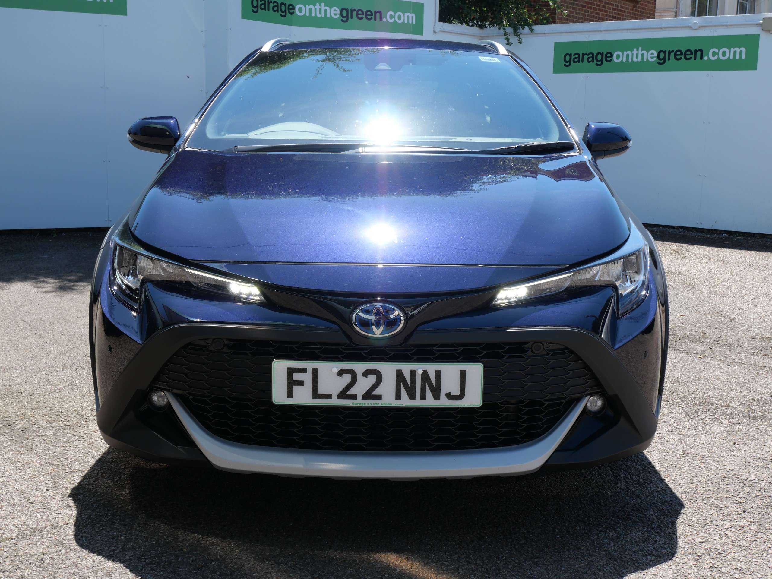 A 2022 TOYOTA COROLLA 2.0 VVT-h Trek Special Edition Touring Sports Petrol Hybrid CVT Euro 6 (s/s) 5dr A 2022 TOYOTA COROLLA 2.0 VVT-h Trek Special Edition Touring Sports Petrol Hybrid CVT Euro 6 (s/s) 5dr