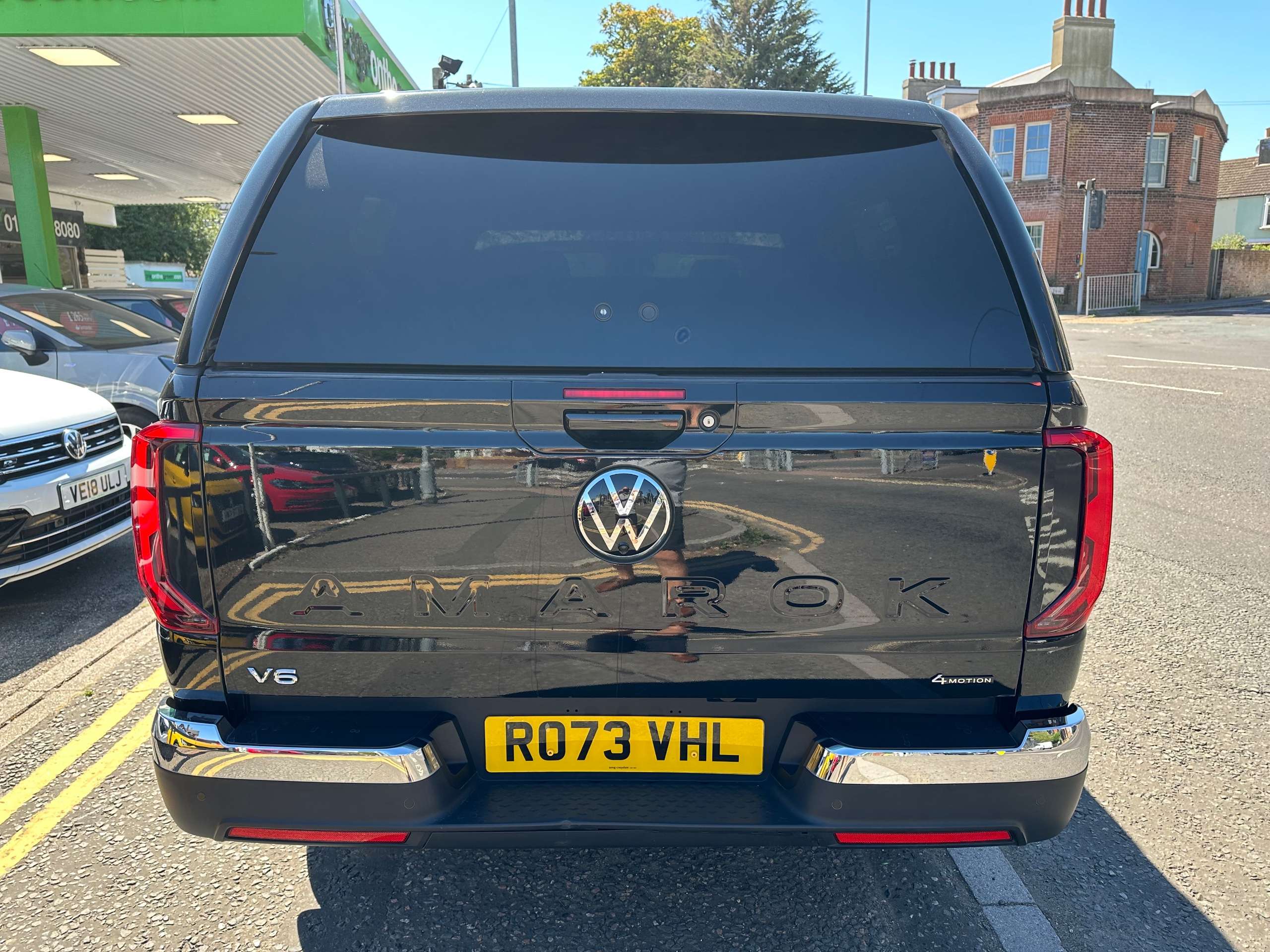 A 2023 VOLKSWAGEN AMAROK 3.0 TDI V6 Style Pickup Double Cab Auto 4Motion Euro 6 (s/s) (240 ps) 4dr 1 Owner A 2023 VOLKSWAGEN AMAROK 3.0 TDI V6 Style Pickup Double Cab Auto 4Motion Euro 6 (s/s) (240 ps) 4dr 1 Owner