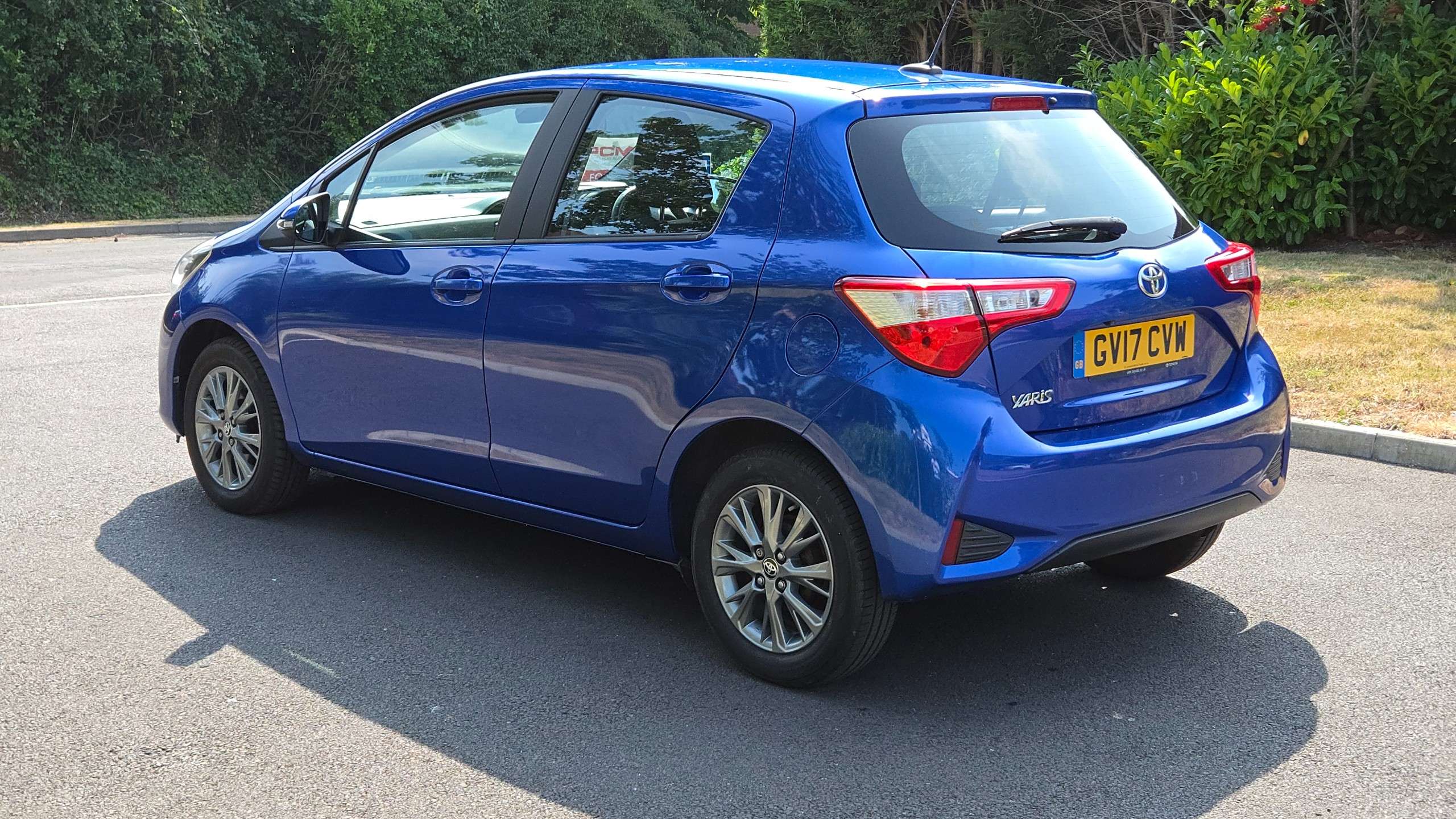 A 2017 TOYOTA YARIS 1.5 VVT-i Icon Euro 6 5dr 1 Owner Only 24000 Miles A 2017 TOYOTA YARIS 1.5 VVT-i Icon Euro 6 5dr 1 Owner Only 24000 Miles