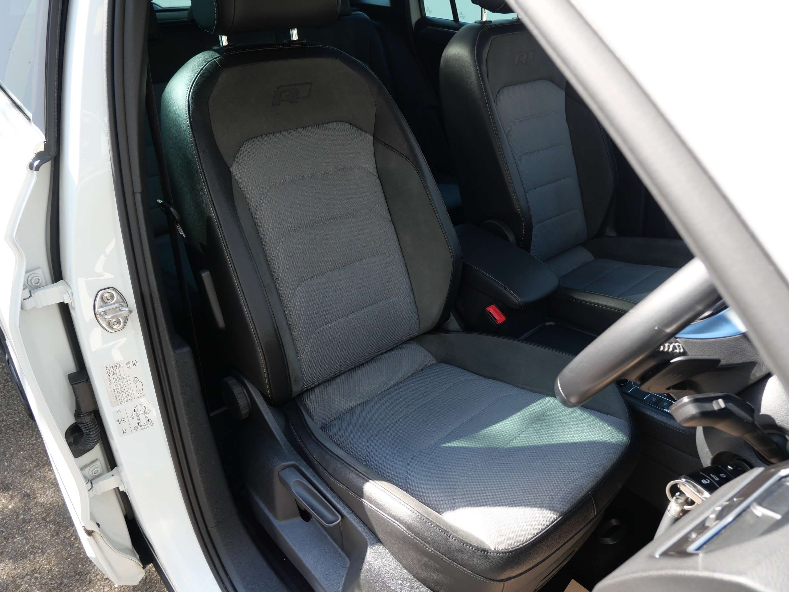 2018 VOLKSWAGEN TIGUAN 2018 VOLKSWAGEN TIGUAN