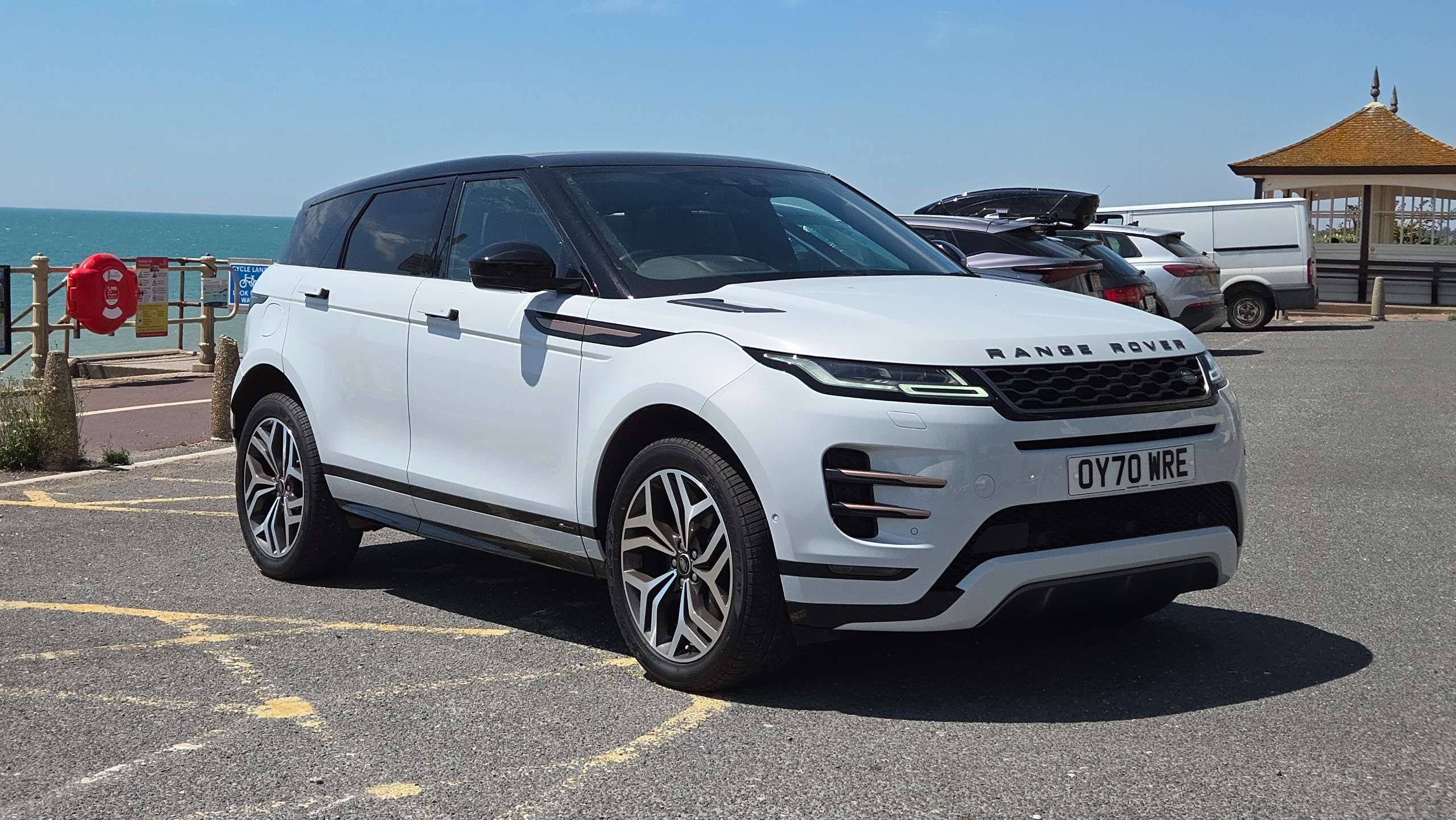 A 2020 LAND ROVER RANGE ROVER EVOQUE 2.0 D180 MHEV First Edition Auto 4WD Euro 6 (s/s) 5dr A 2020 LAND ROVER RANGE ROVER EVOQUE 2.0 D180 MHEV First Edition Auto 4WD Euro 6 (s/s) 5dr