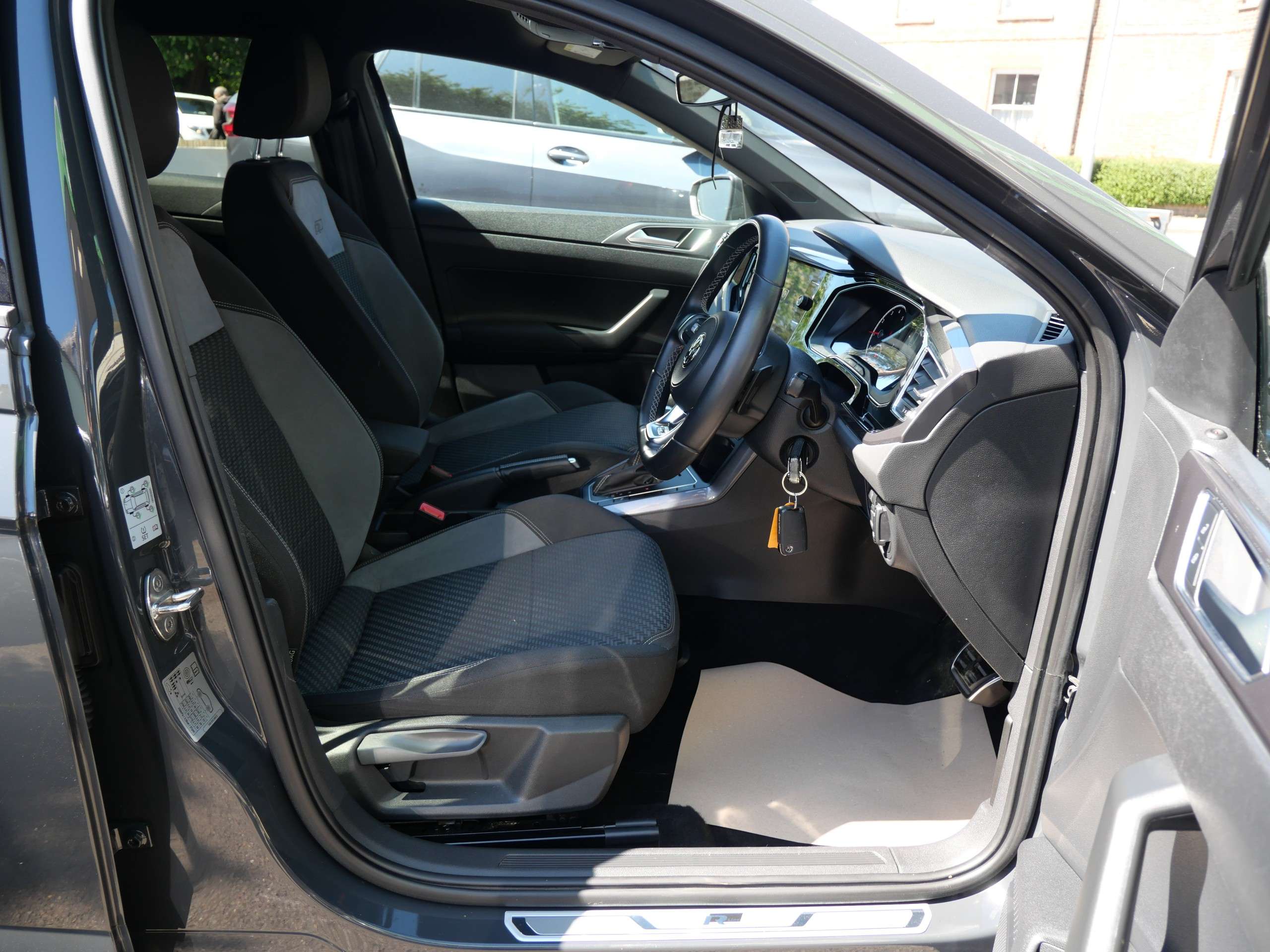 2019 VOLKSWAGEN POLO 2019 VOLKSWAGEN POLO