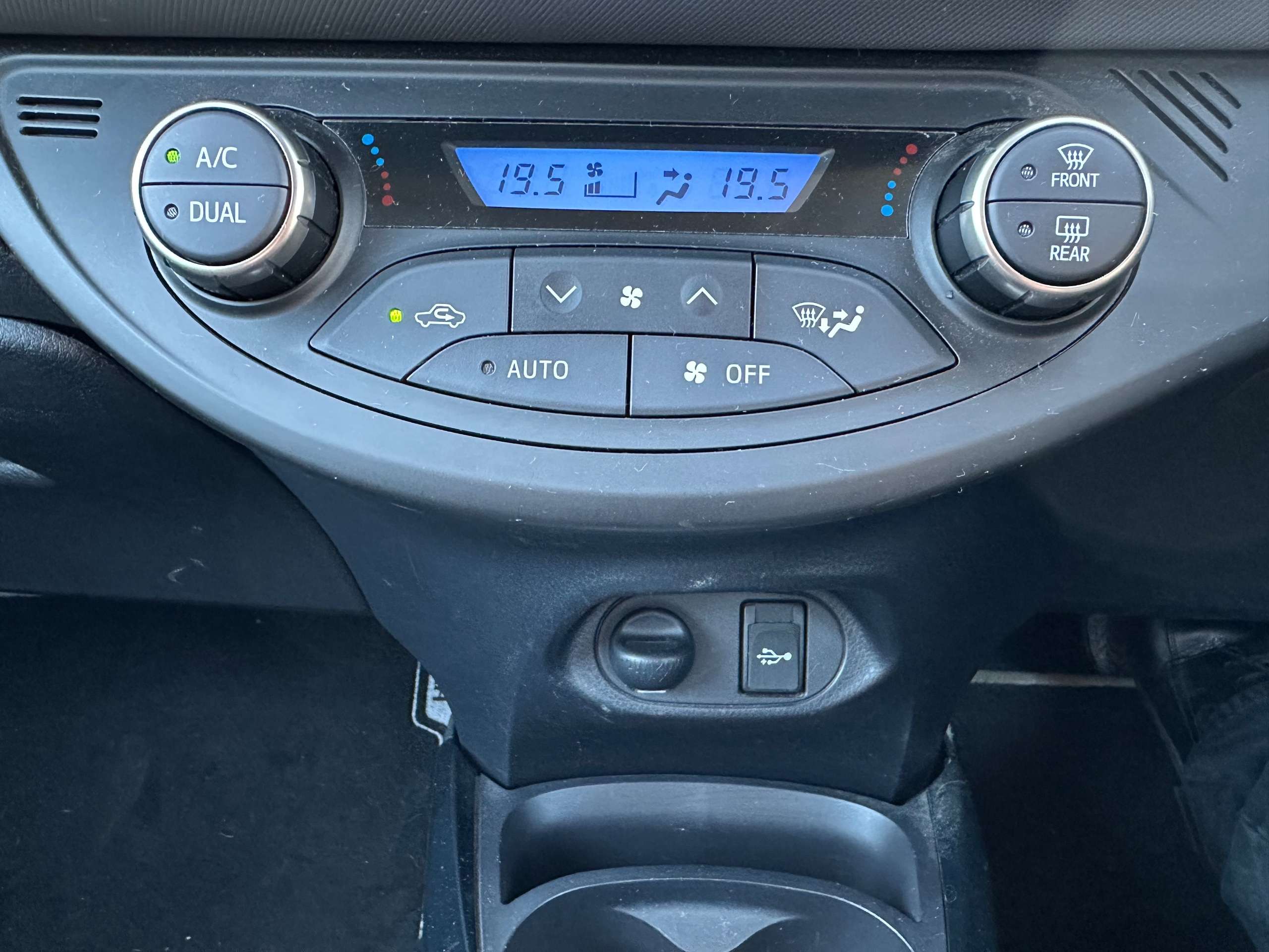 2016 TOYOTA YARIS 2016 TOYOTA YARIS