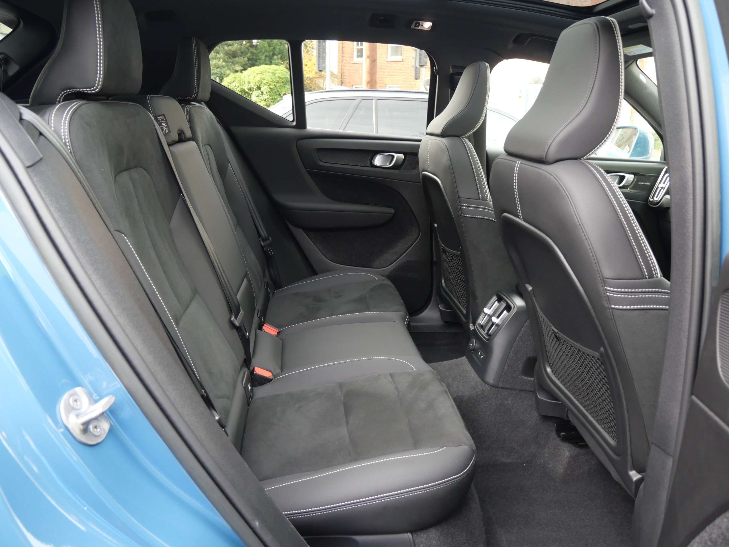 2022 VOLVO XC40 2022 VOLVO XC40