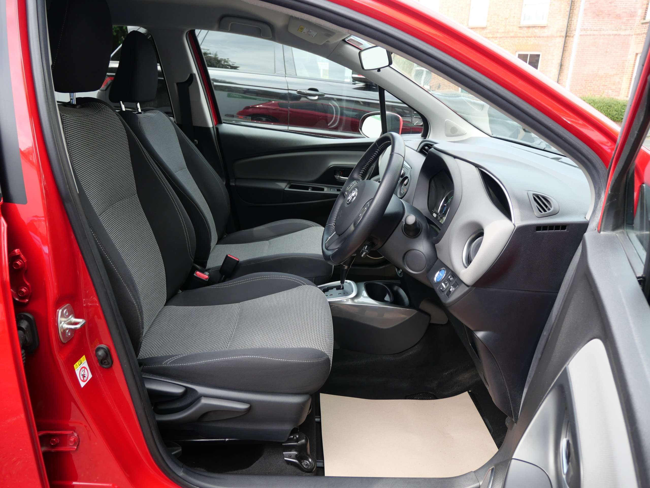 2017 TOYOTA YARIS 2017 TOYOTA YARIS