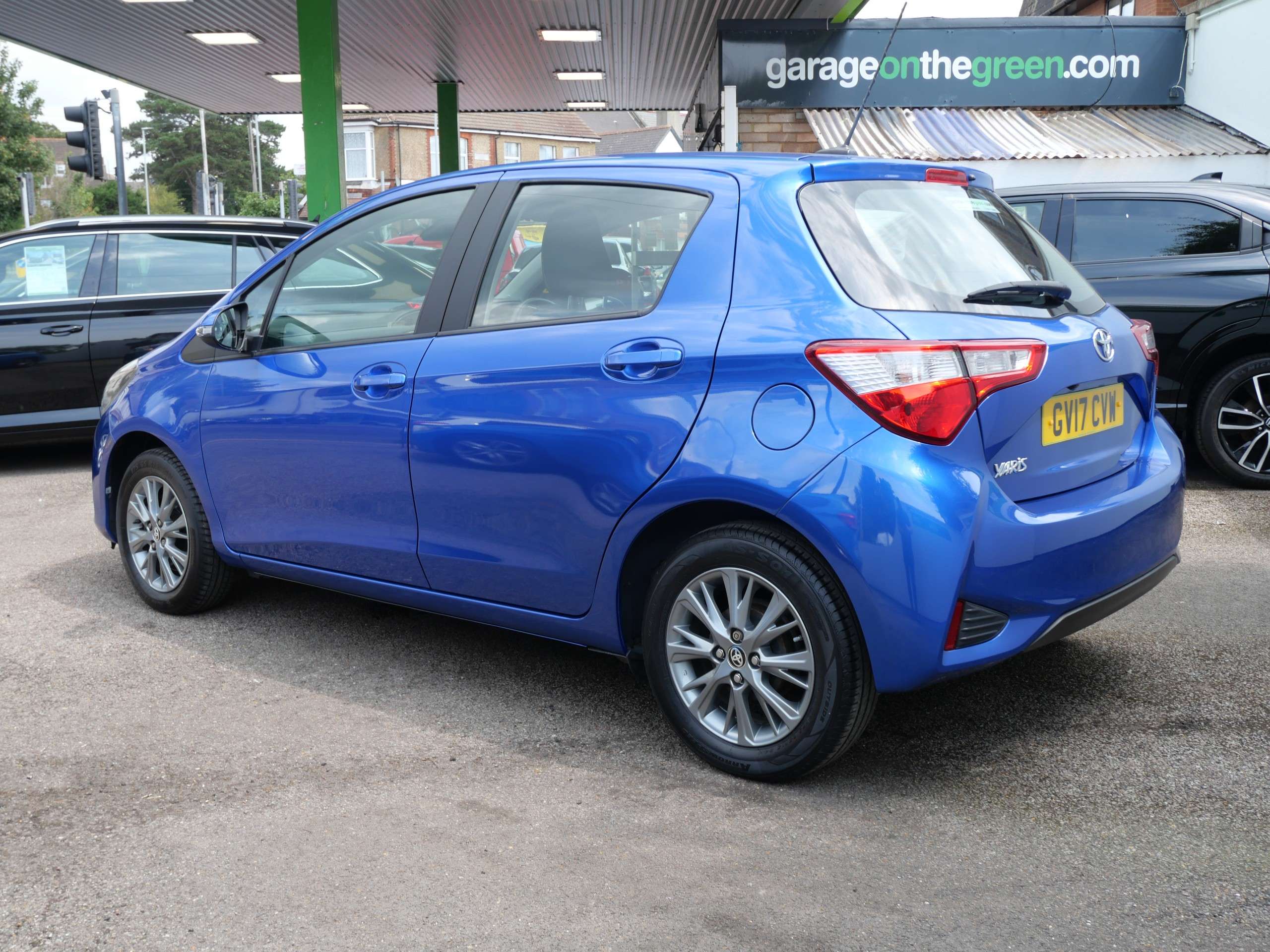 2017 TOYOTA YARIS 2017 TOYOTA YARIS