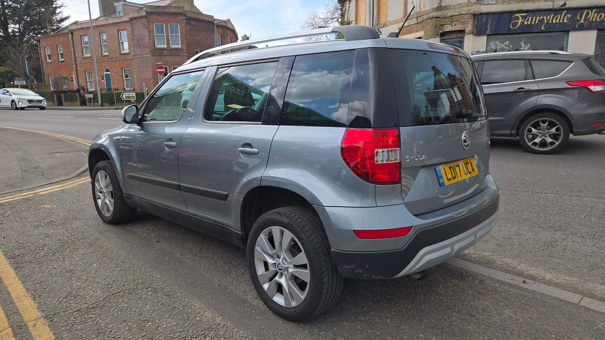 A 2017 SKODA YETI 1.2 TSI SE L Drive Outdoor DSG Euro 6 (s/s) 5dr 1 Owner Only 15000 Miles A 2017 SKODA YETI 1.2 TSI SE L Drive Outdoor DSG Euro 6 (s/s) 5dr 1 Owner Only 15000 Miles