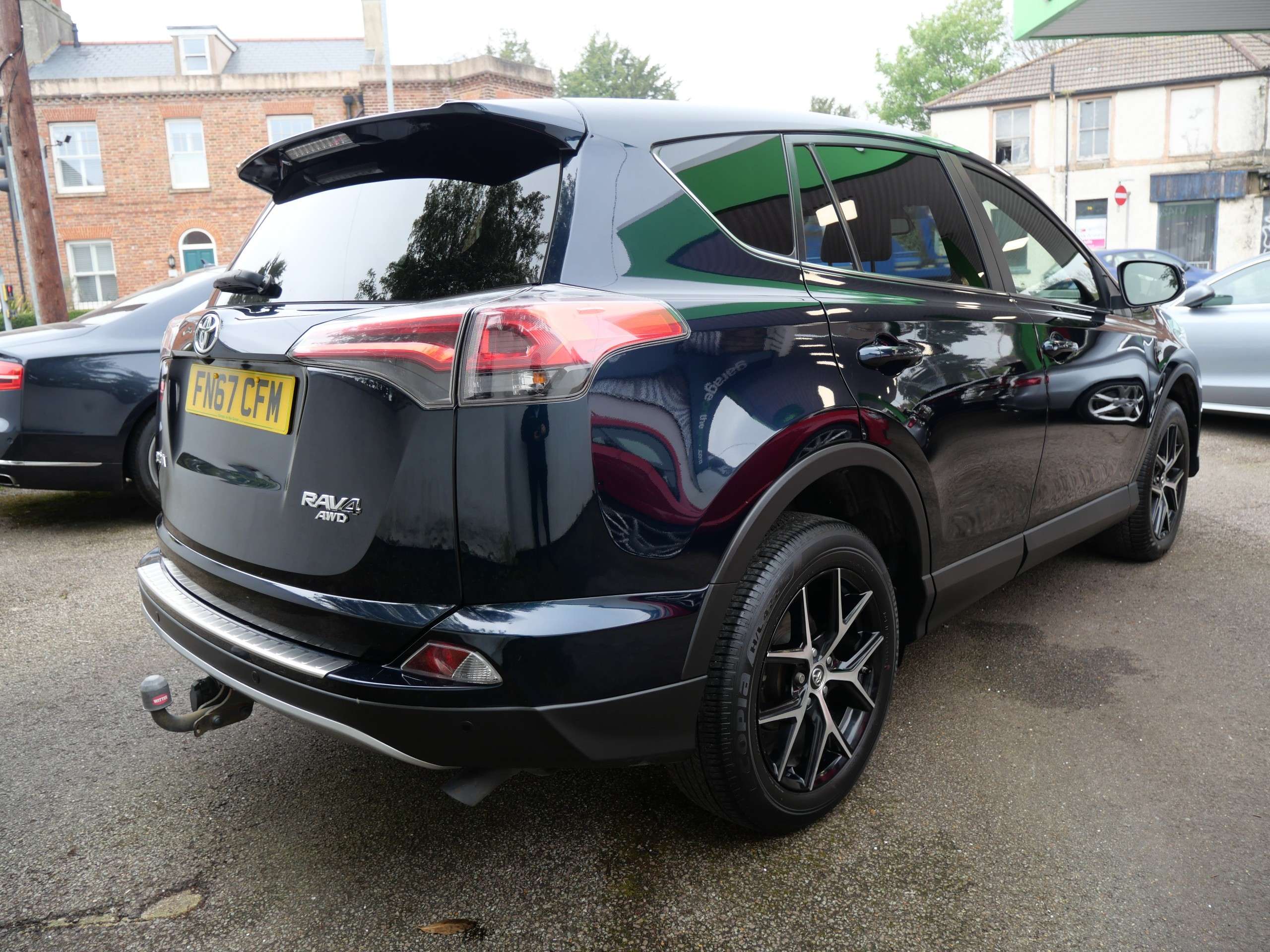 A 2017 TOYOTA RAV4 2.0 V-Matic Icon CVT 4WD Euro 6 (s/s) (Safety Sense, SNav) 5dr A 2017 TOYOTA RAV4 2.0 V-Matic Icon CVT 4WD Euro 6 (s/s) (Safety Sense, SNav) 5dr