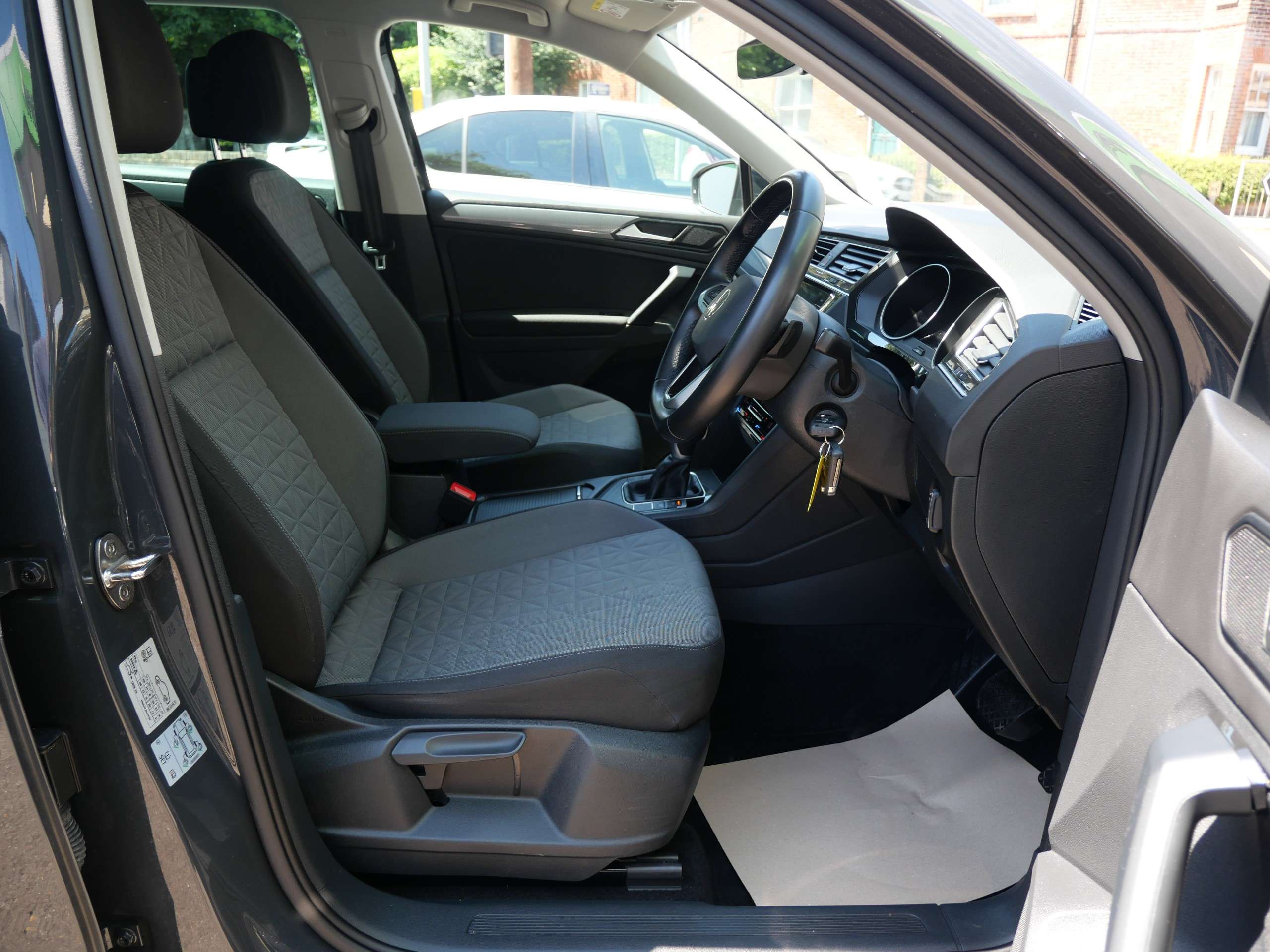 2021 VOLKSWAGEN TIGUAN 2021 VOLKSWAGEN TIGUAN