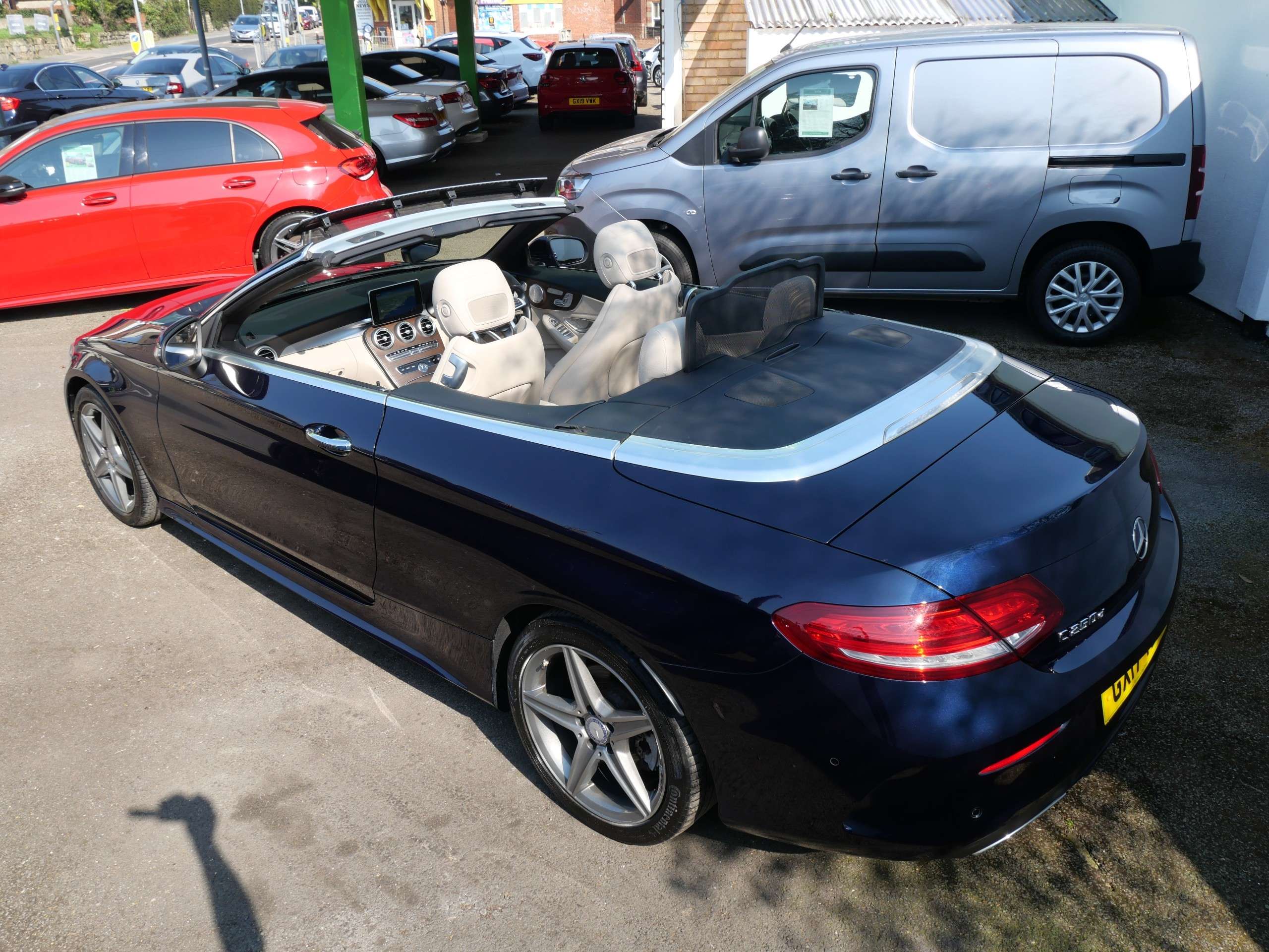 A 2017 MERCEDES-BENZ C CLASS 2.1 C250d AMG Line (Premium Plus) G-Tronic+ Euro 6 (s/s) 2dr A 2017 MERCEDES-BENZ C CLASS 2.1 C250d AMG Line (Premium Plus) G-Tronic+ Euro 6 (s/s) 2dr