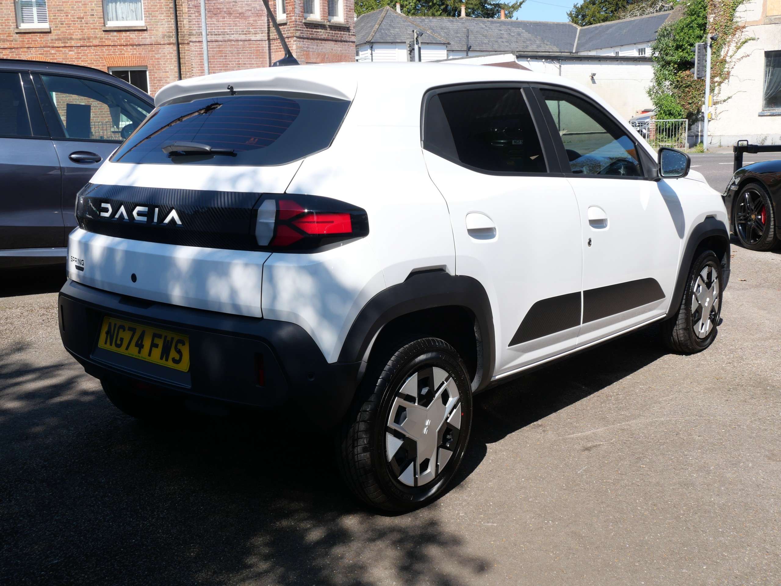 A 2024 DACIA SPRING 45 26.8kWh Expression Electric Auto 5dr Only 4000 Miles A 2024 DACIA SPRING 45 26.8kWh Expression Electric Auto 5dr Only 4000 Miles