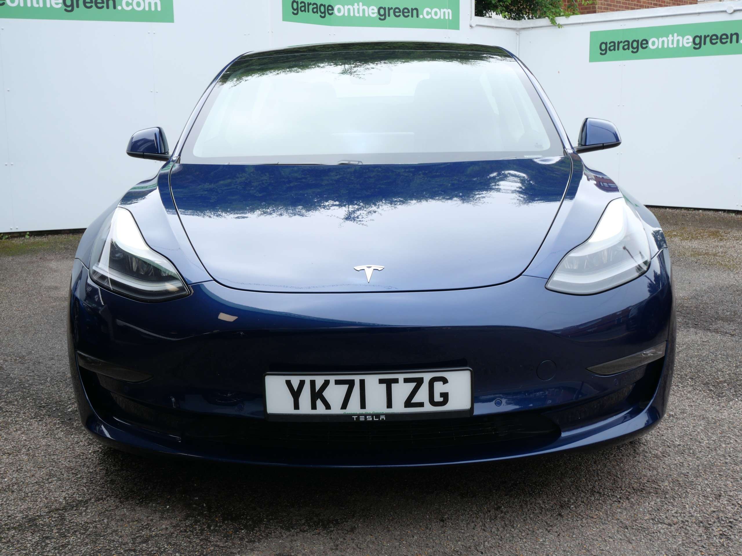 A 2021 TESLA MODEL 3 (Dual Motor) Long Range Electric Auto 4WDE (346 ps) 4dr A 2021 TESLA MODEL 3 (Dual Motor) Long Range Electric Auto 4WDE (346 ps) 4dr