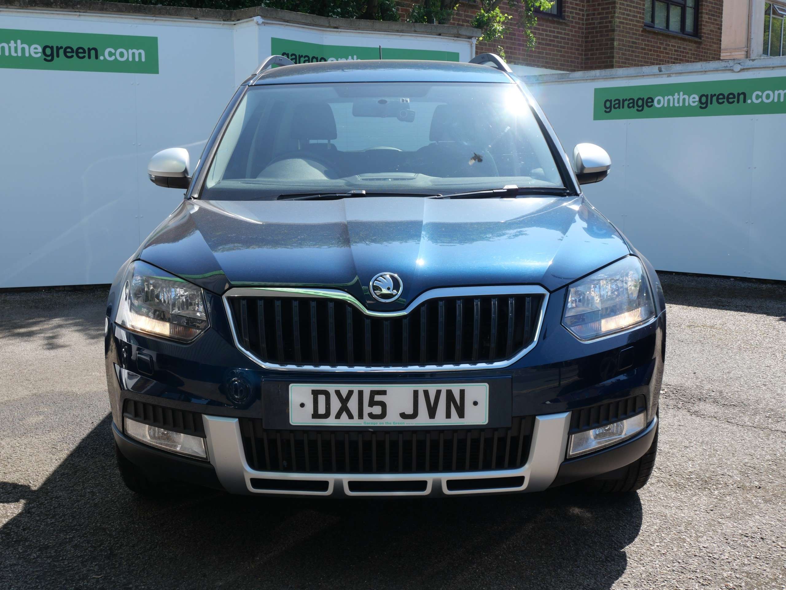 A 2015 SKODA YETI 1.2 TSI SE Outdoor Euro 5 5dr A 2015 SKODA YETI 1.2 TSI SE Outdoor Euro 5 5dr