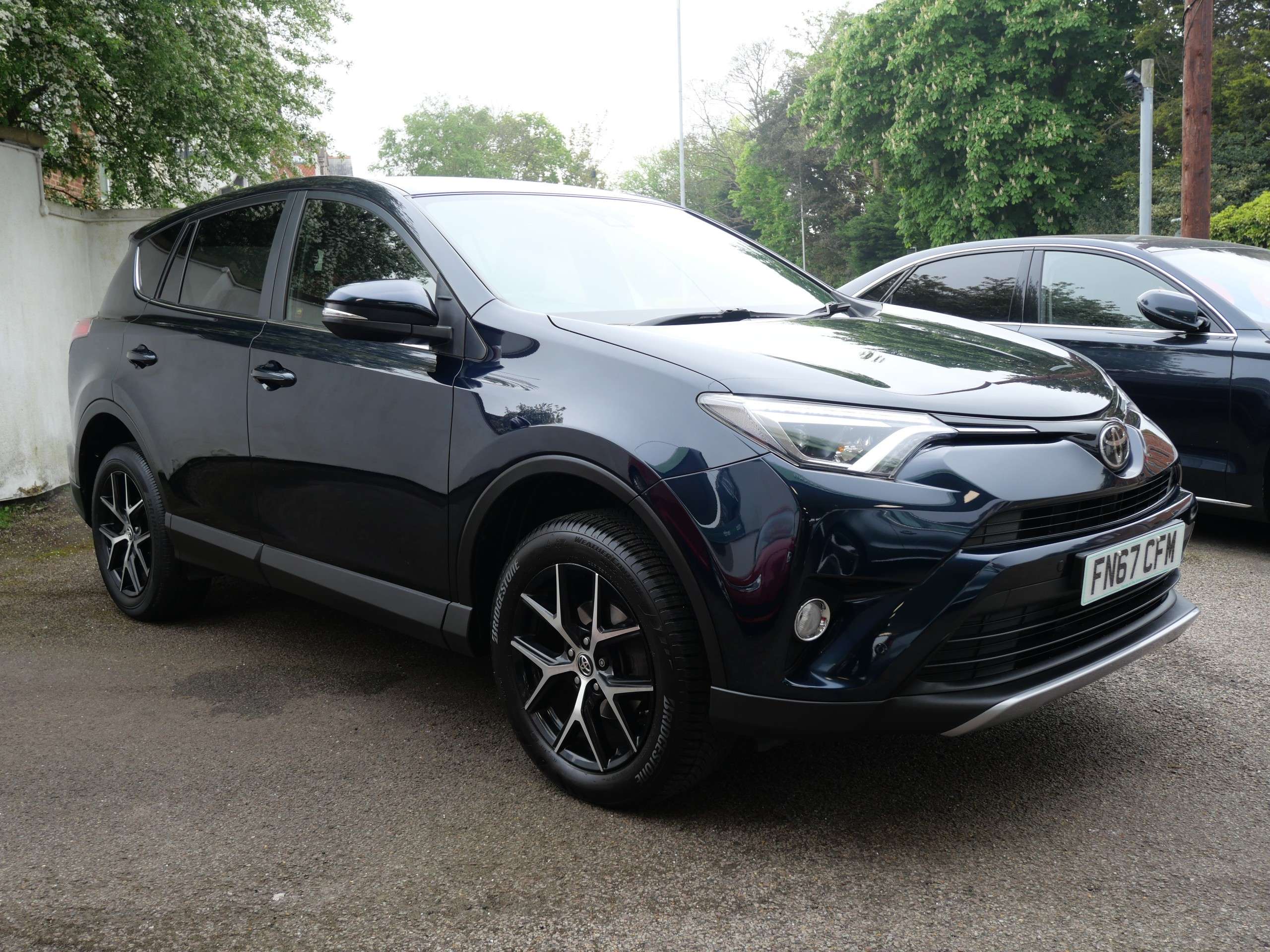 A 2017 TOYOTA RAV4 2.0 V-Matic Icon CVT 4WD Euro 6 (s/s) (Safety Sense, SNav) 5dr A 2017 TOYOTA RAV4 2.0 V-Matic Icon CVT 4WD Euro 6 (s/s) (Safety Sense, SNav) 5dr