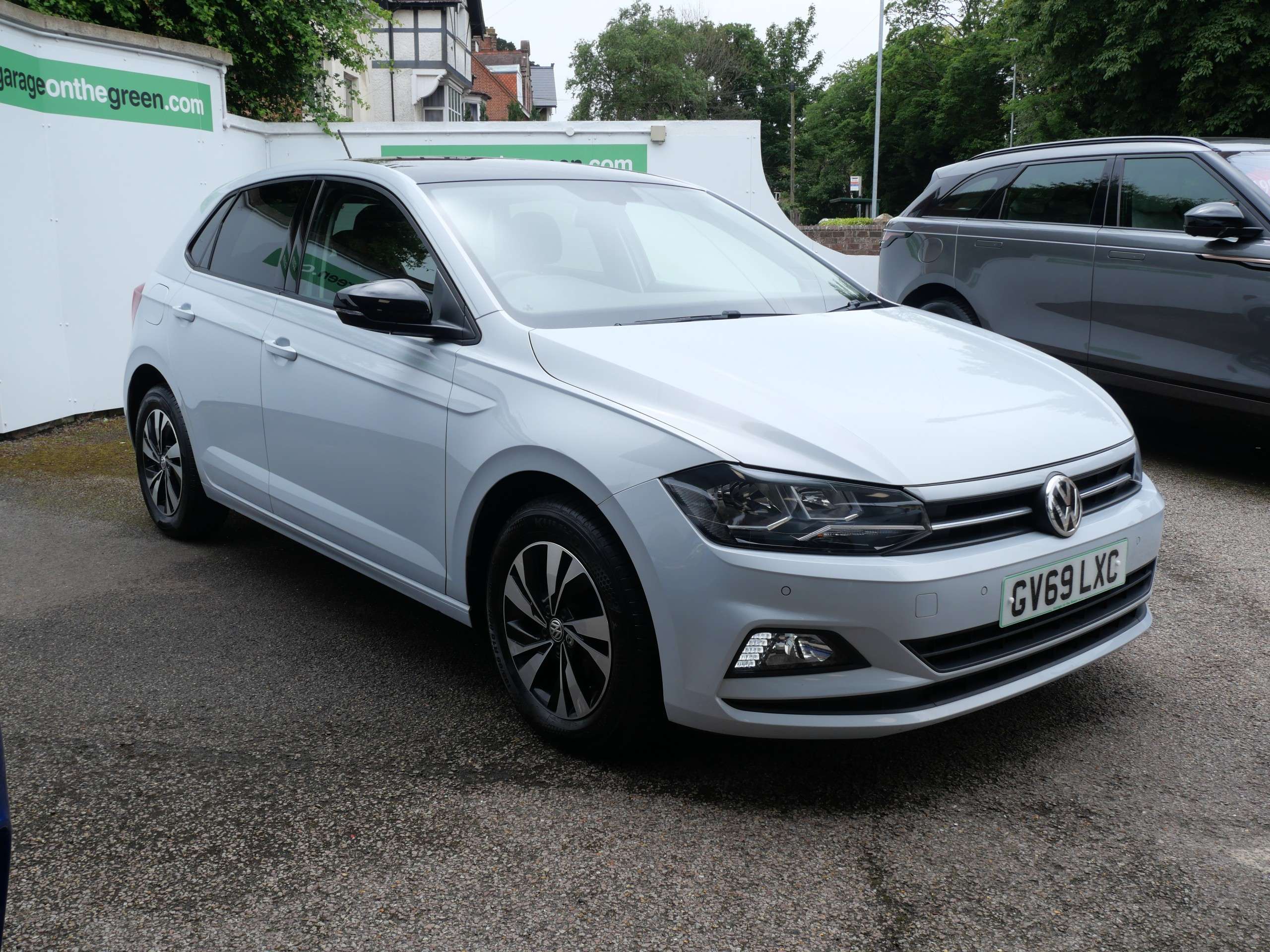 A 2019 VOLKSWAGEN POLO 1.0 TSI GPF SE Euro 6 (s/s) 5dr 1 Owner 36000 Miles A 2019 VOLKSWAGEN POLO 1.0 TSI GPF SE Euro 6 (s/s) 5dr 1 Owner 36000 Miles