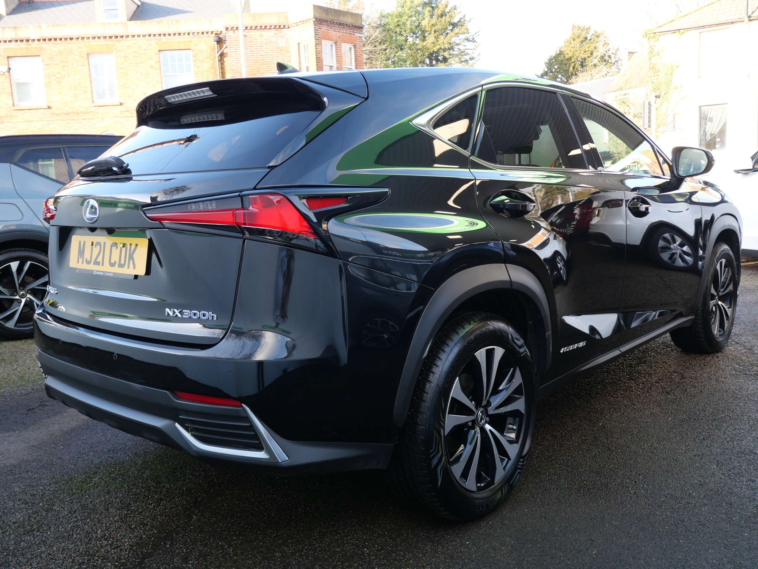 A 2021 LEXUS NX 2.5 300h GPF Petrol Hybrid E-CVT 4WD Euro 6 (s/s) 5dr A 2021 LEXUS NX 2.5 300h GPF Petrol Hybrid E-CVT 4WD Euro 6 (s/s) 5dr