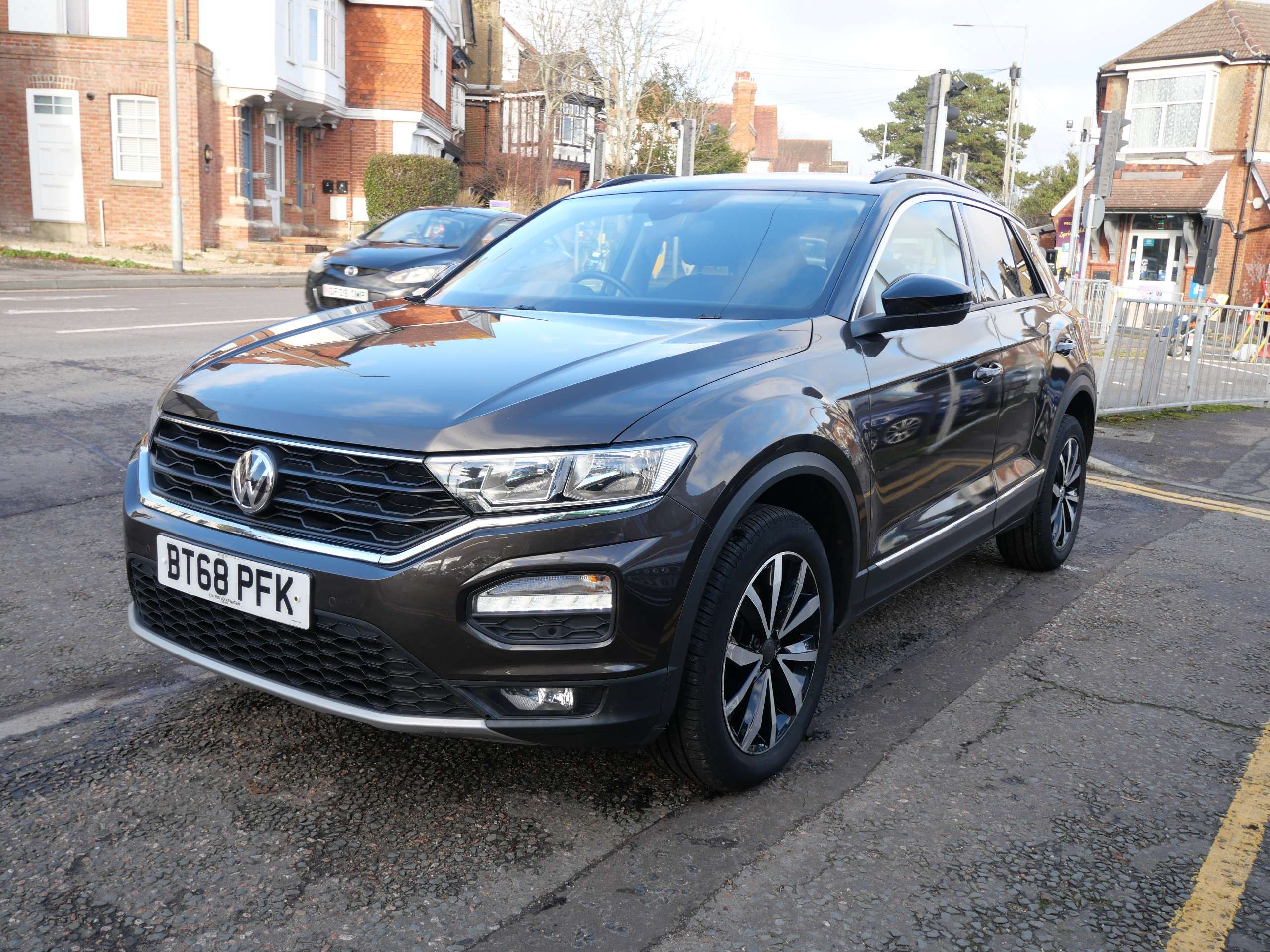 A 2018 VOLKSWAGEN T-ROC 1.5 TSI GPF EVO Design DSG Euro 6 (s/s) 5dr A 2018 VOLKSWAGEN T-ROC 1.5 TSI GPF EVO Design DSG Euro 6 (s/s) 5dr