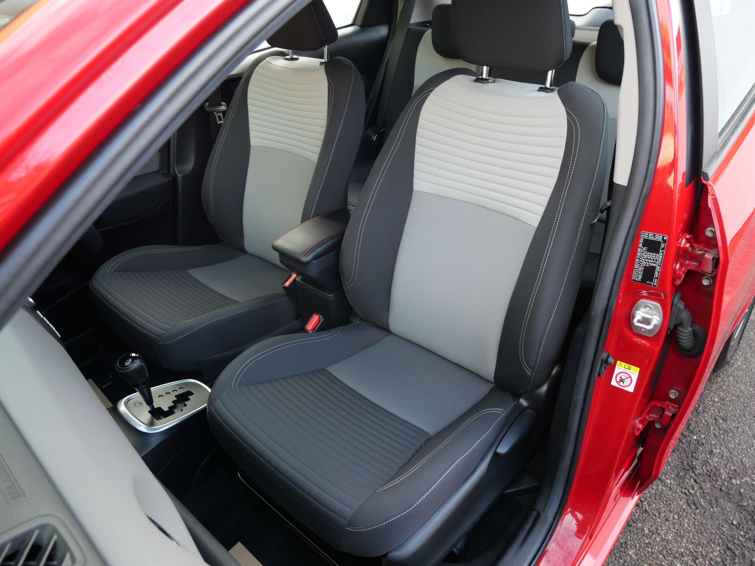 2018 TOYOTA YARIS 2018 TOYOTA YARIS