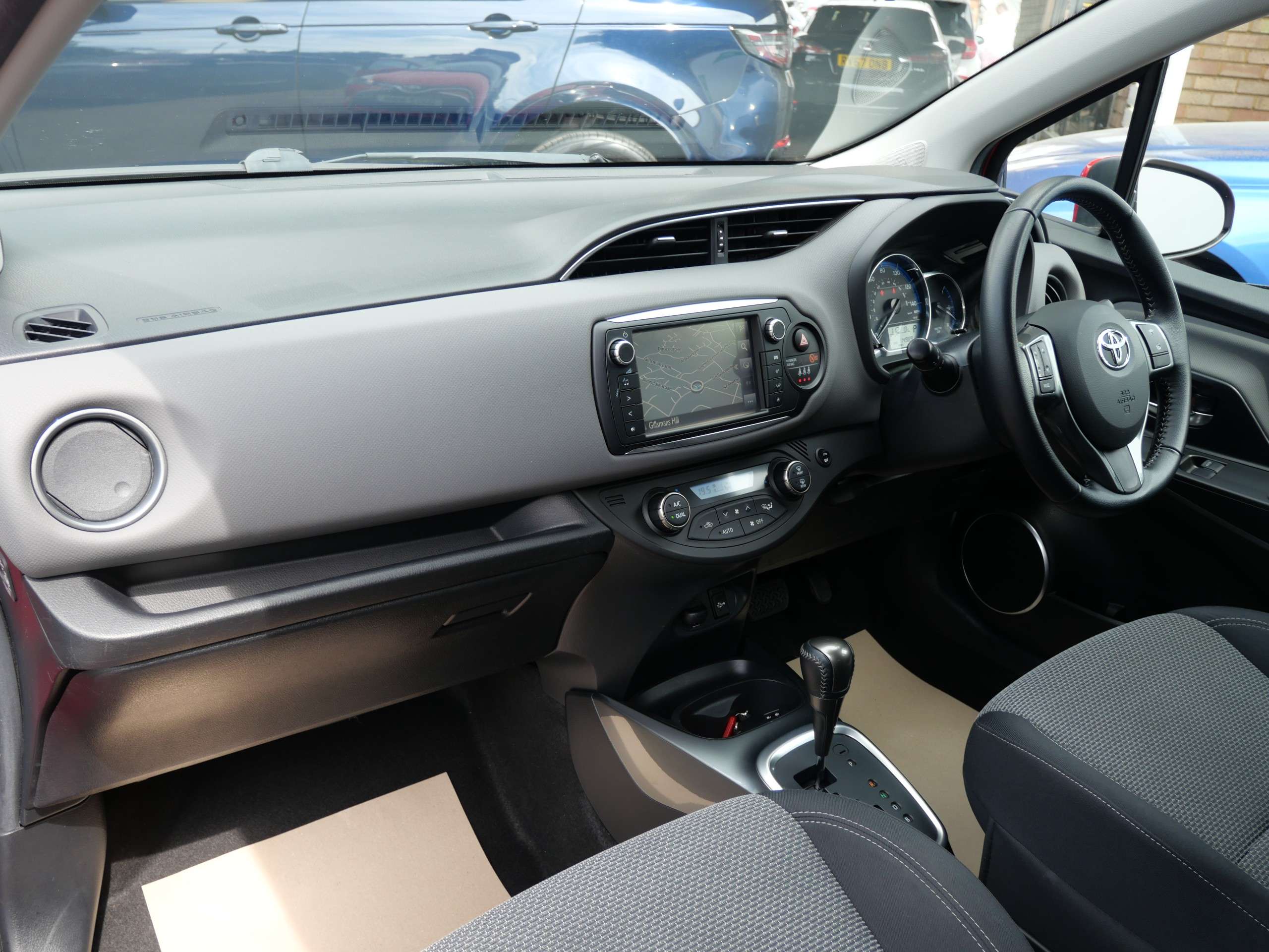 2017 TOYOTA YARIS 2017 TOYOTA YARIS