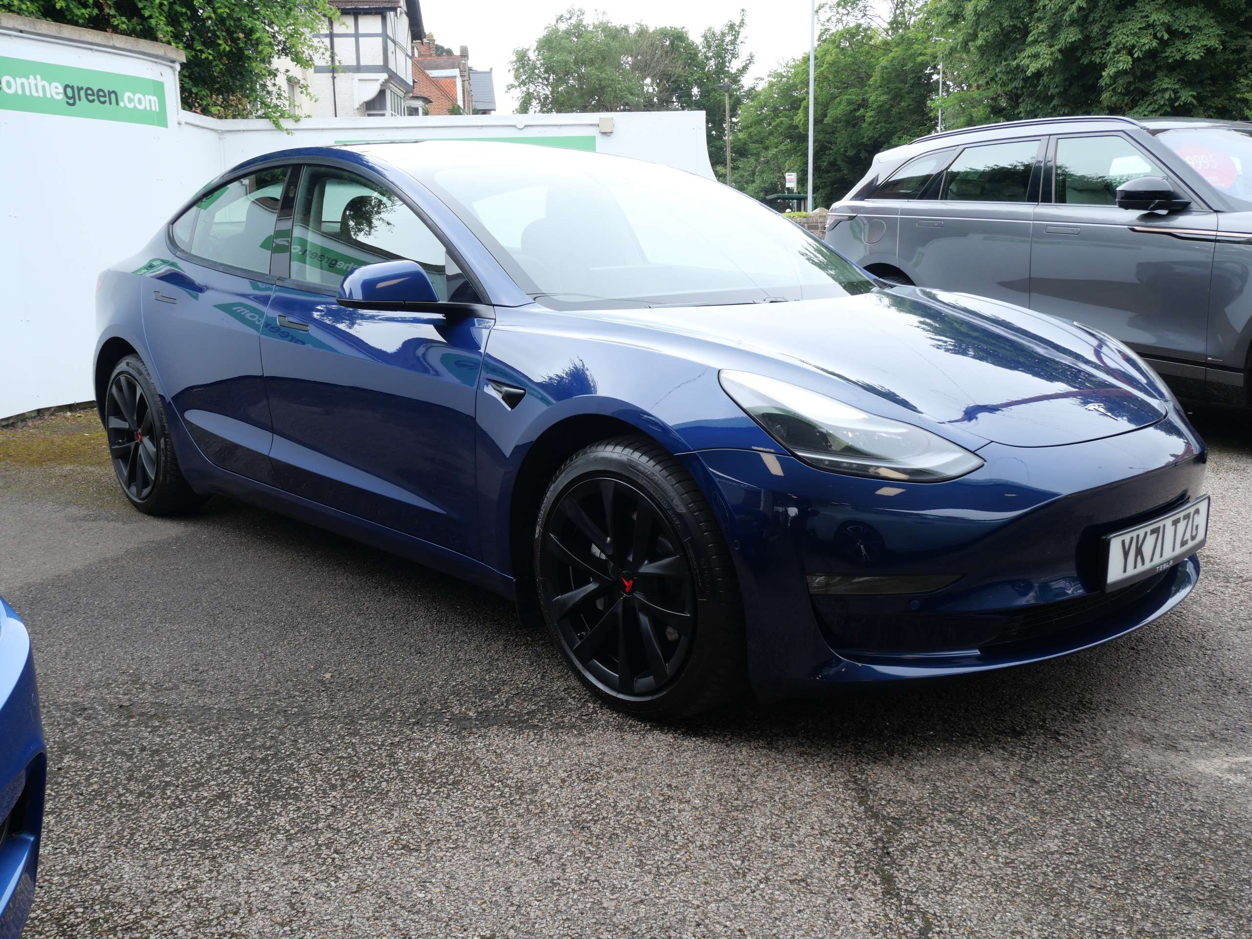 A 2021 TESLA MODEL 3 (Dual Motor) Long Range Electric Auto 4WDE (346 ps) 4dr A 2021 TESLA MODEL 3 (Dual Motor) Long Range Electric Auto 4WDE (346 ps) 4dr