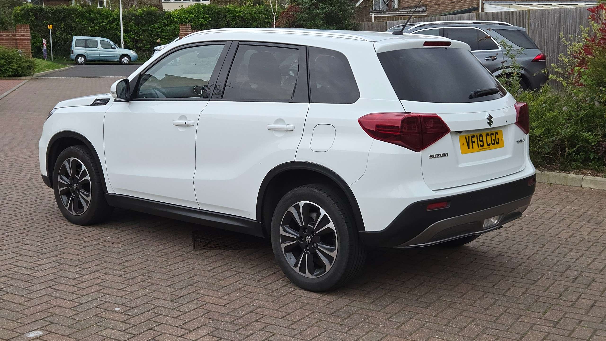A 2019 SUZUKI VITARA 1.4 Boosterjet SZ5 Auto Euro 6 (s/s) 5dr 1 Owner Only 19000 Miles A 2019 SUZUKI VITARA 1.4 Boosterjet SZ5 Auto Euro 6 (s/s) 5dr 1 Owner Only 19000 Miles