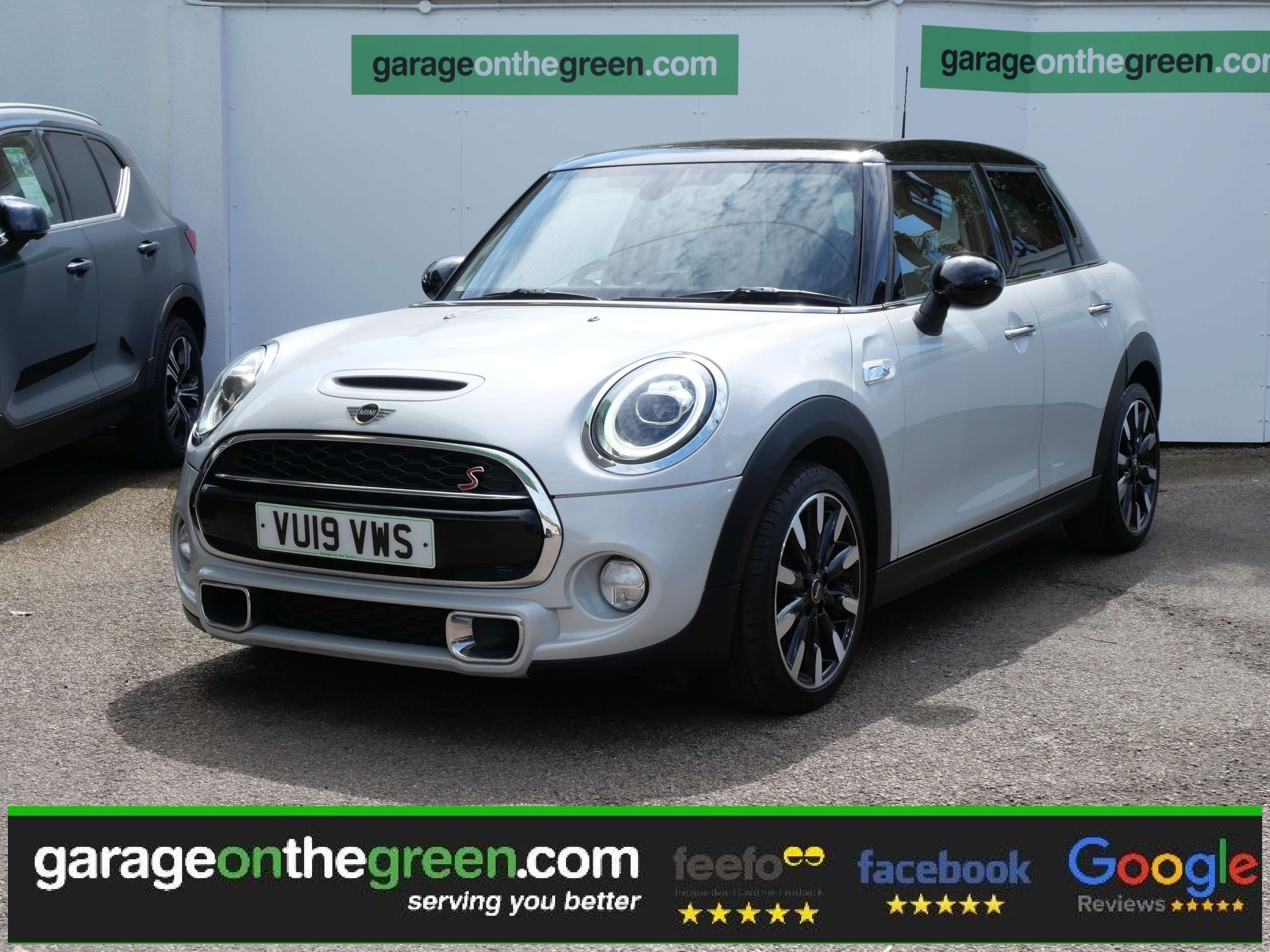 A 2019 MINI HATCH 2.0 Cooper S Exclusive Steptronic Euro 6 (s/s) 5dr A 2019 MINI HATCH 2.0 Cooper S Exclusive Steptronic Euro 6 (s/s) 5dr
