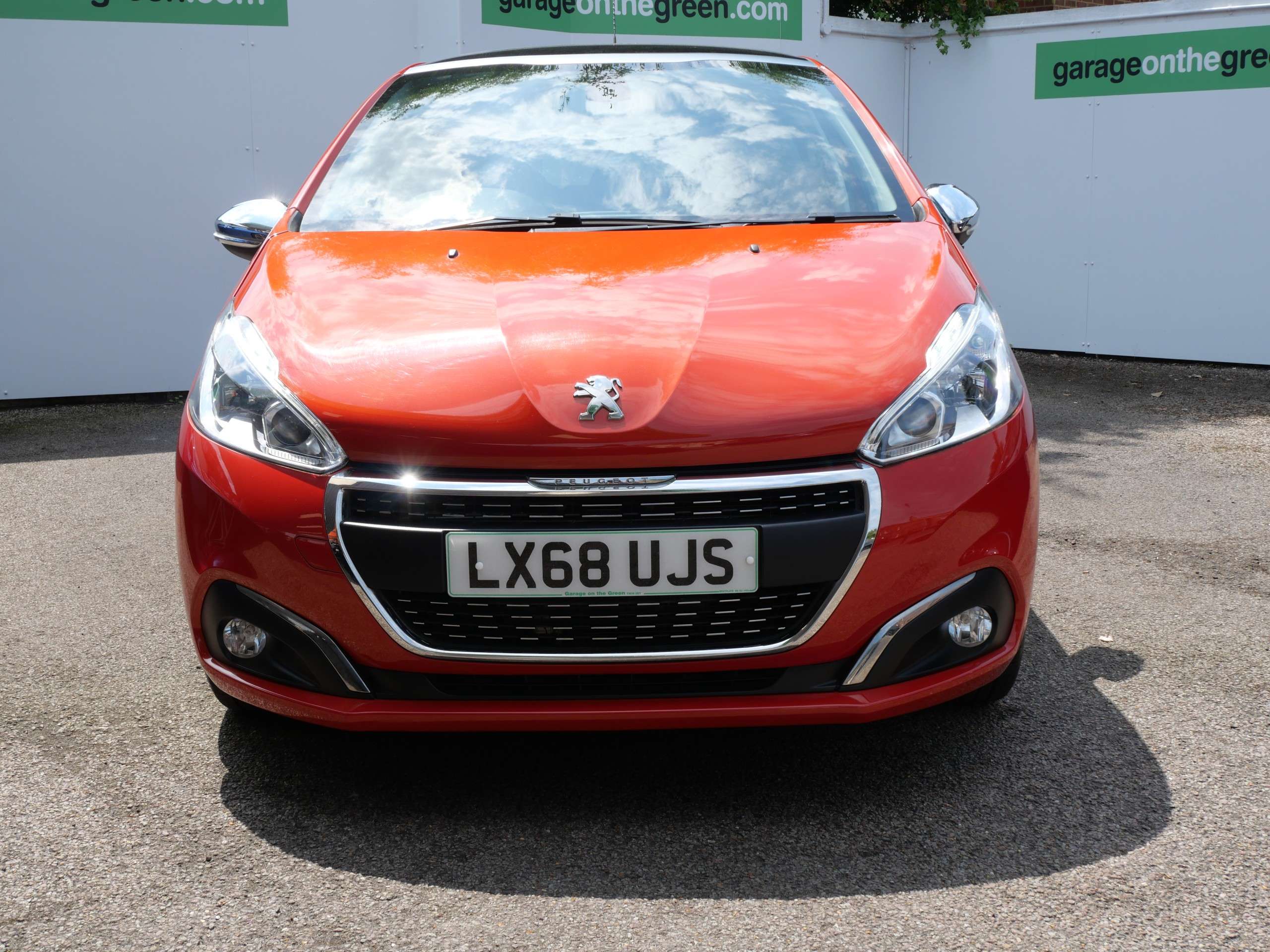 A 2018 PEUGEOT 208 1.2 PureTech Allure Premium Euro 6 (s/s) 5dr A 2018 PEUGEOT 208 1.2 PureTech Allure Premium Euro 6 (s/s) 5dr