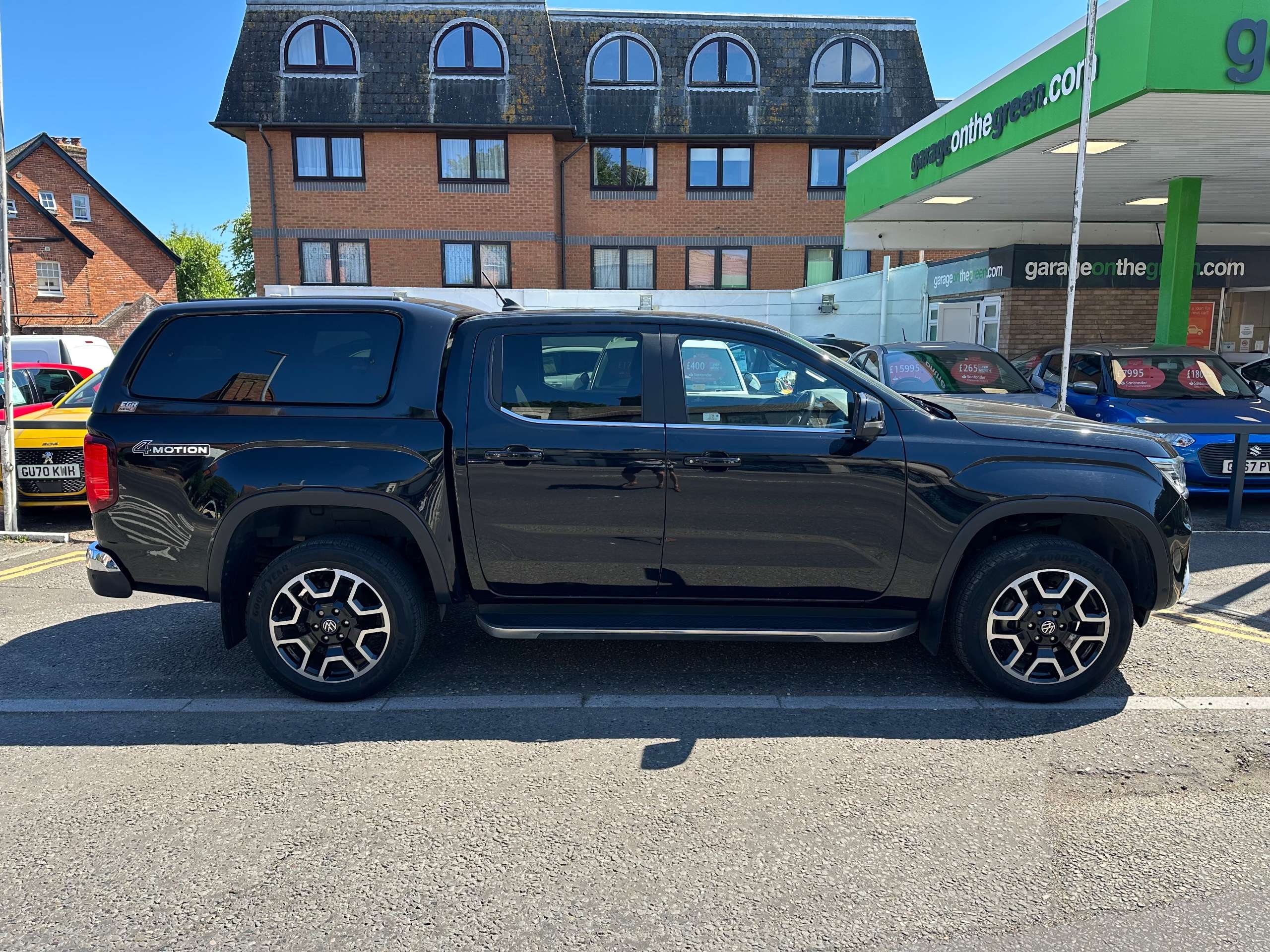 A 2023 VOLKSWAGEN AMAROK 3.0 TDI V6 Style Pickup Double Cab Auto 4Motion Euro 6 (s/s) (240 ps) 4dr 1 Owner A 2023 VOLKSWAGEN AMAROK 3.0 TDI V6 Style Pickup Double Cab Auto 4Motion Euro 6 (s/s) (240 ps) 4dr 1 Owner