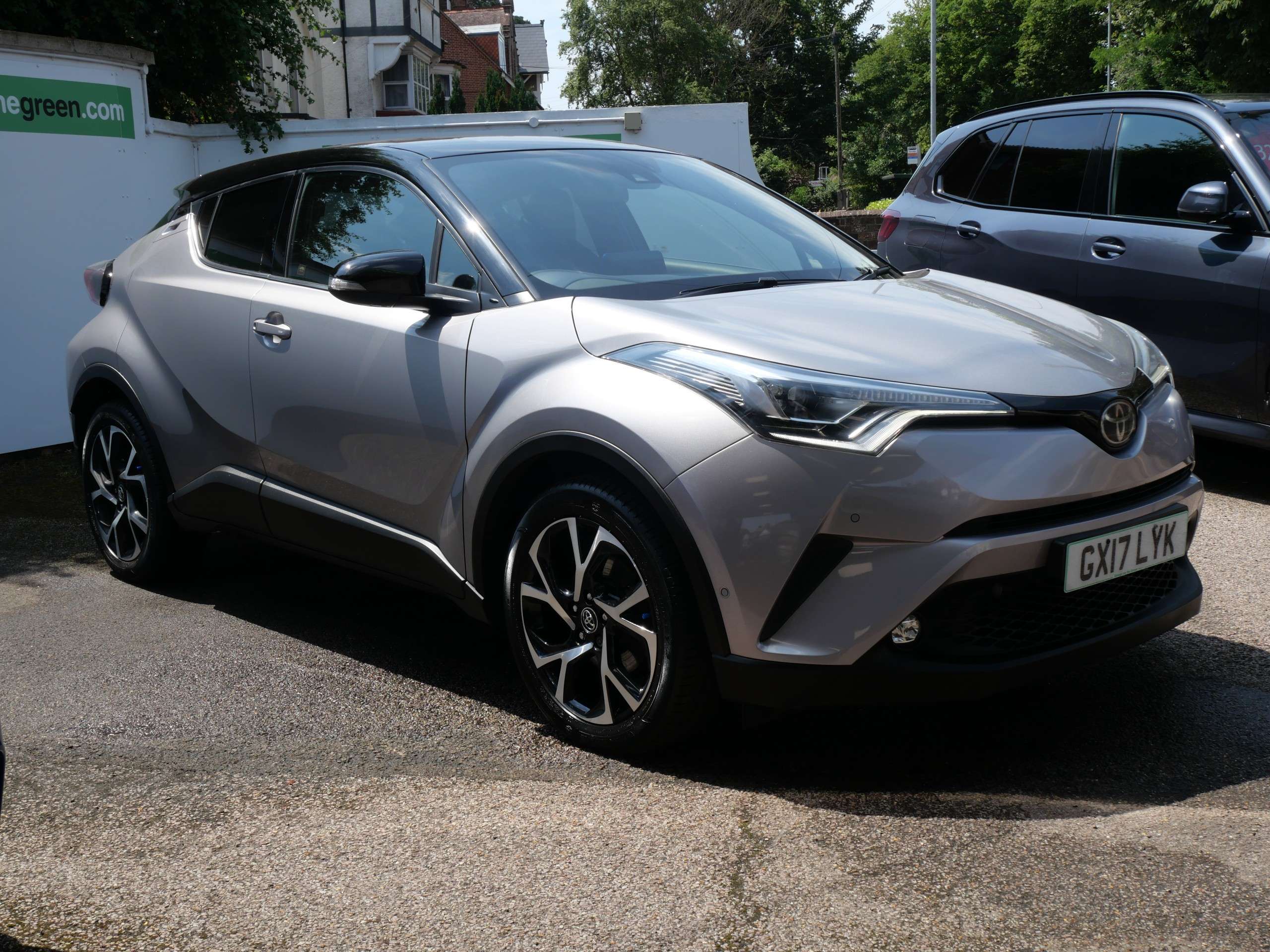 A 2017 TOYOTA C-HR 1.2 VVT-i Dynamic CVT Euro 6 (s/s) 5dr 1 Owner Only 27000 Miles A 2017 TOYOTA C-HR 1.2 VVT-i Dynamic CVT Euro 6 (s/s) 5dr 1 Owner Only 27000 Miles