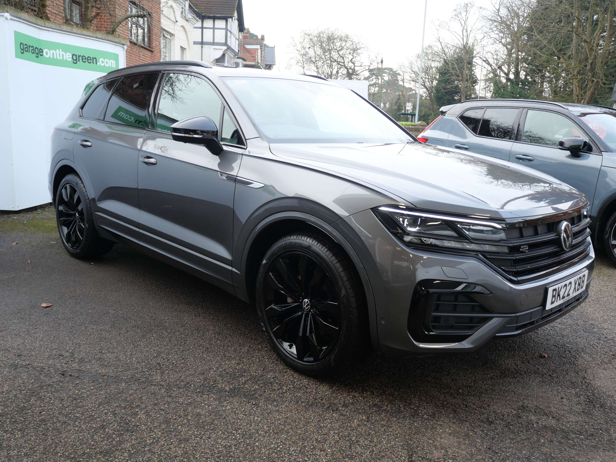 A 2022 VOLKSWAGEN TOUAREG 3.0 TDI V6 Black Edition 4Motion Euro 6 (s/s) (286 ps) 5dr A 2022 VOLKSWAGEN TOUAREG 3.0 TDI V6 Black Edition 4Motion Euro 6 (s/s) (286 ps) 5dr