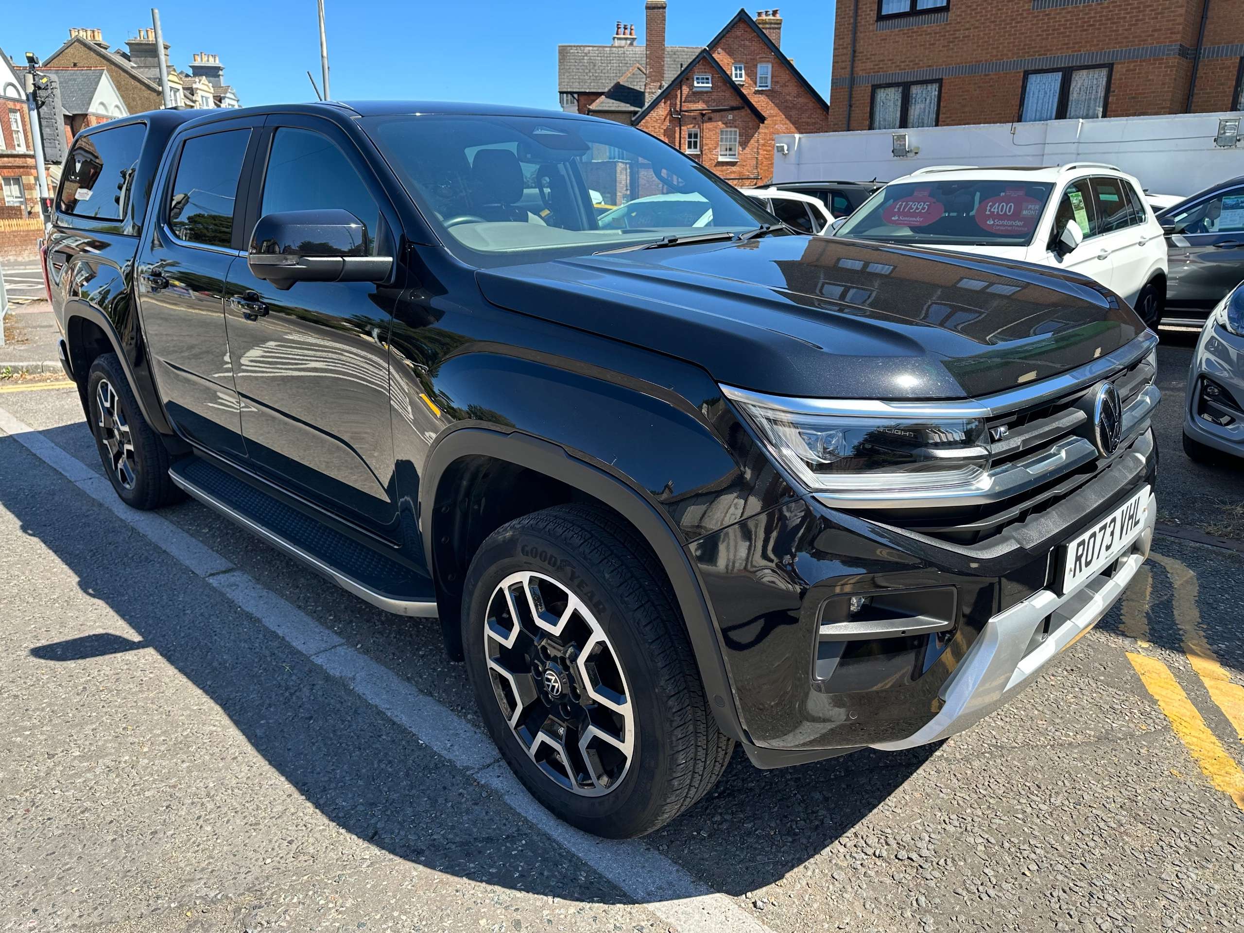 A 2023 VOLKSWAGEN AMAROK 3.0 TDI V6 Style Pickup Double Cab Auto 4Motion Euro 6 (s/s) (240 ps) 4dr 1 Owner A 2023 VOLKSWAGEN AMAROK 3.0 TDI V6 Style Pickup Double Cab Auto 4Motion Euro 6 (s/s) (240 ps) 4dr 1 Owner