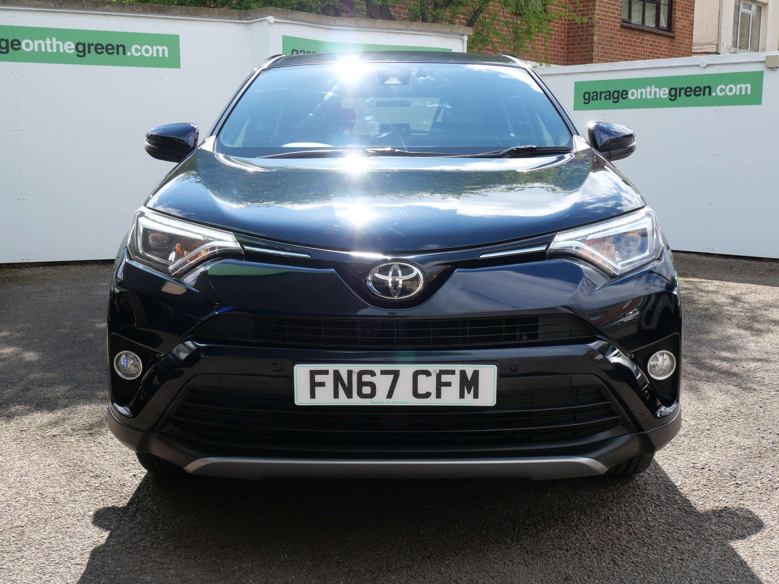 A 2017 TOYOTA RAV4 2.0 V-Matic Icon CVT 4WD Euro 6 (s/s) (Safety Sense, SNav) 5dr A 2017 TOYOTA RAV4 2.0 V-Matic Icon CVT 4WD Euro 6 (s/s) (Safety Sense, SNav) 5dr