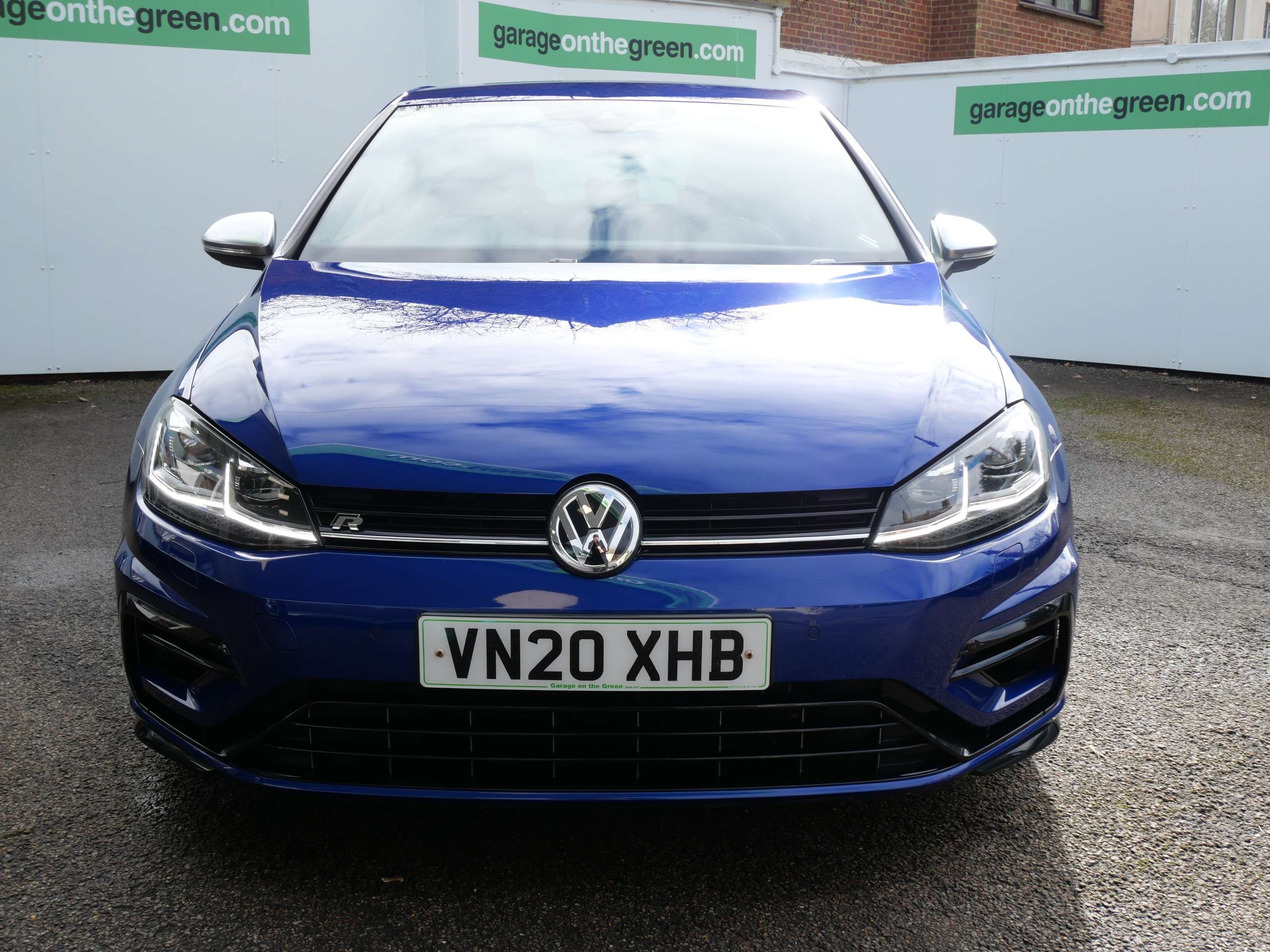 A 2020 VOLKSWAGEN GOLF 2.0 TSI R DSG 4Motion Euro 6 (s/s) (300 ps) 5dr A 2020 VOLKSWAGEN GOLF 2.0 TSI R DSG 4Motion Euro 6 (s/s) (300 ps) 5dr