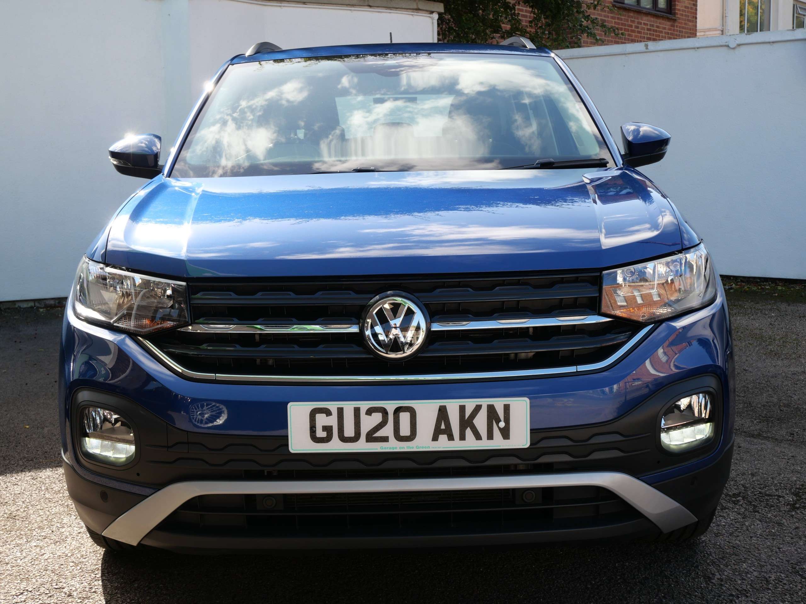 A 2020 VOLKSWAGEN T-CROSS 1.0 TSI SE DSG Euro 6 (s/s) 5dr Only 13000 Miles A 2020 VOLKSWAGEN T-CROSS 1.0 TSI SE DSG Euro 6 (s/s) 5dr Only 13000 Miles