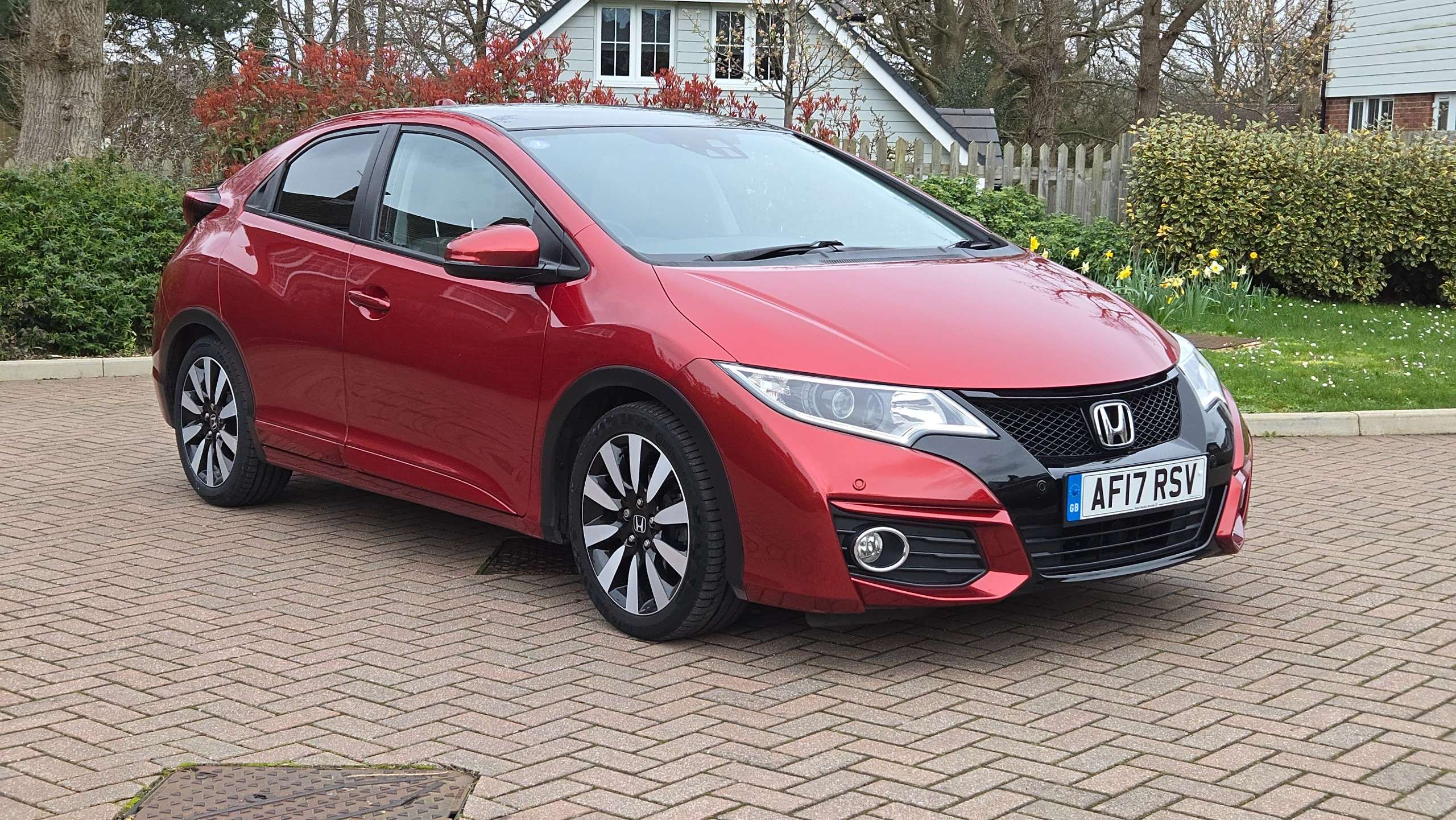 A 2017 HONDA CIVIC 1.8 i-VTEC SR Auto Euro 6 5dr Only 29000 Miles A 2017 HONDA CIVIC 1.8 i-VTEC SR Auto Euro 6 5dr Only 29000 Miles