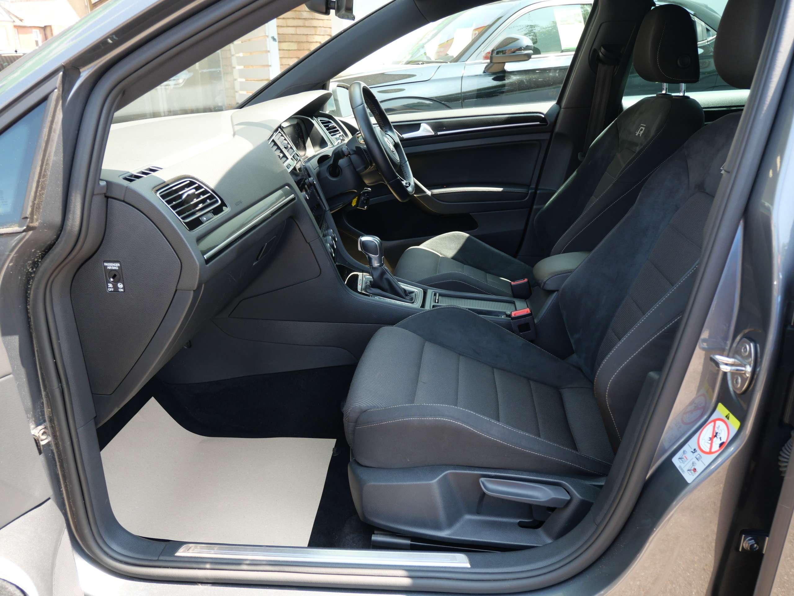 2017 VOLKSWAGEN GOLF 2017 VOLKSWAGEN GOLF